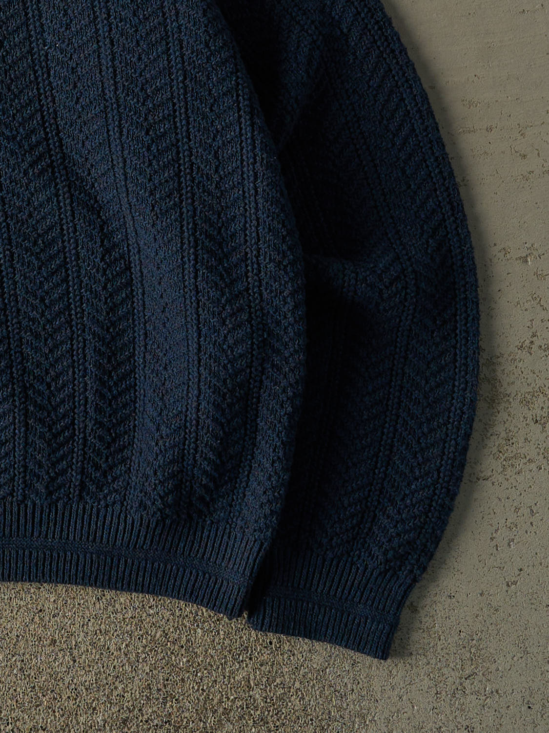 Vintage 90s Navy Blue Patterned Boxy Knit Pullover (L/XL)