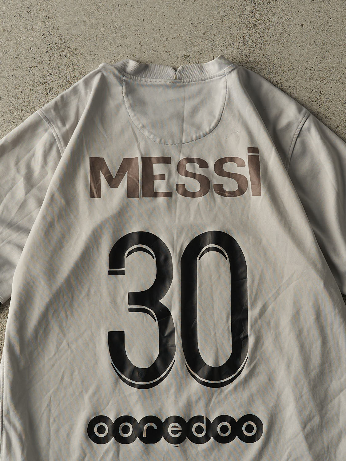 Vintage Y2K White Paris Saint Germain Lionel Messi Soccer Jersey (M/L)