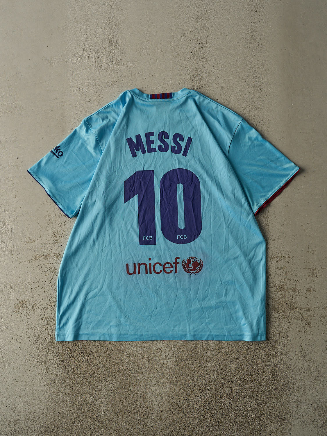 Vintage Y2K Blue FC Barcelona #10 Lionel Messi Soccer Jersey (XL
