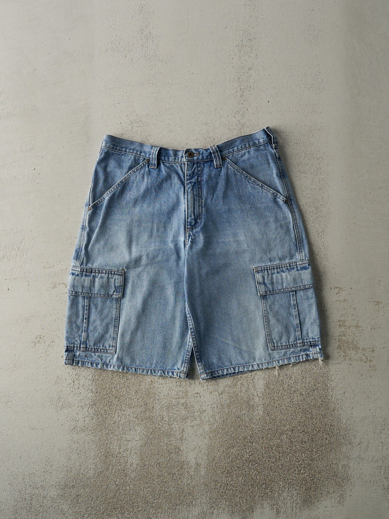 Vintage 90s Light Wash Lee Dungaree Cargo Jean Shorts (34x12)