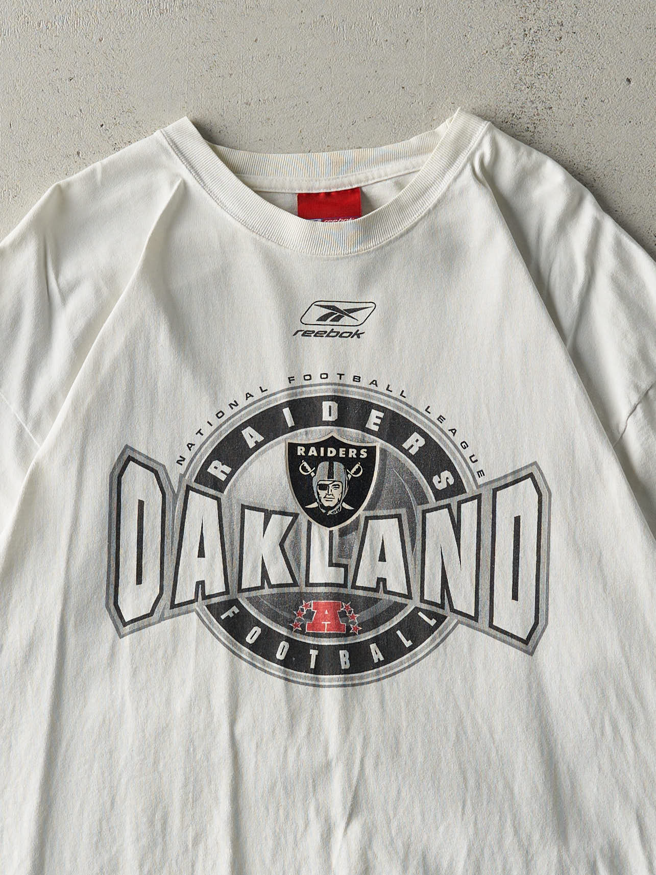 Vintage Y2K White Oakland Raiders Tee (L/XL)