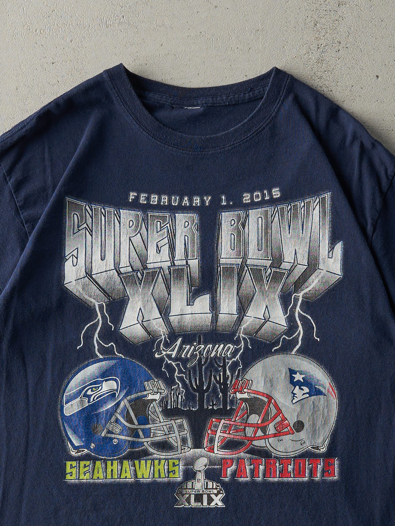 15' Navy Blue Super Bowl XLIX Seattle Seahawks vs New England Patriots Tee (M)