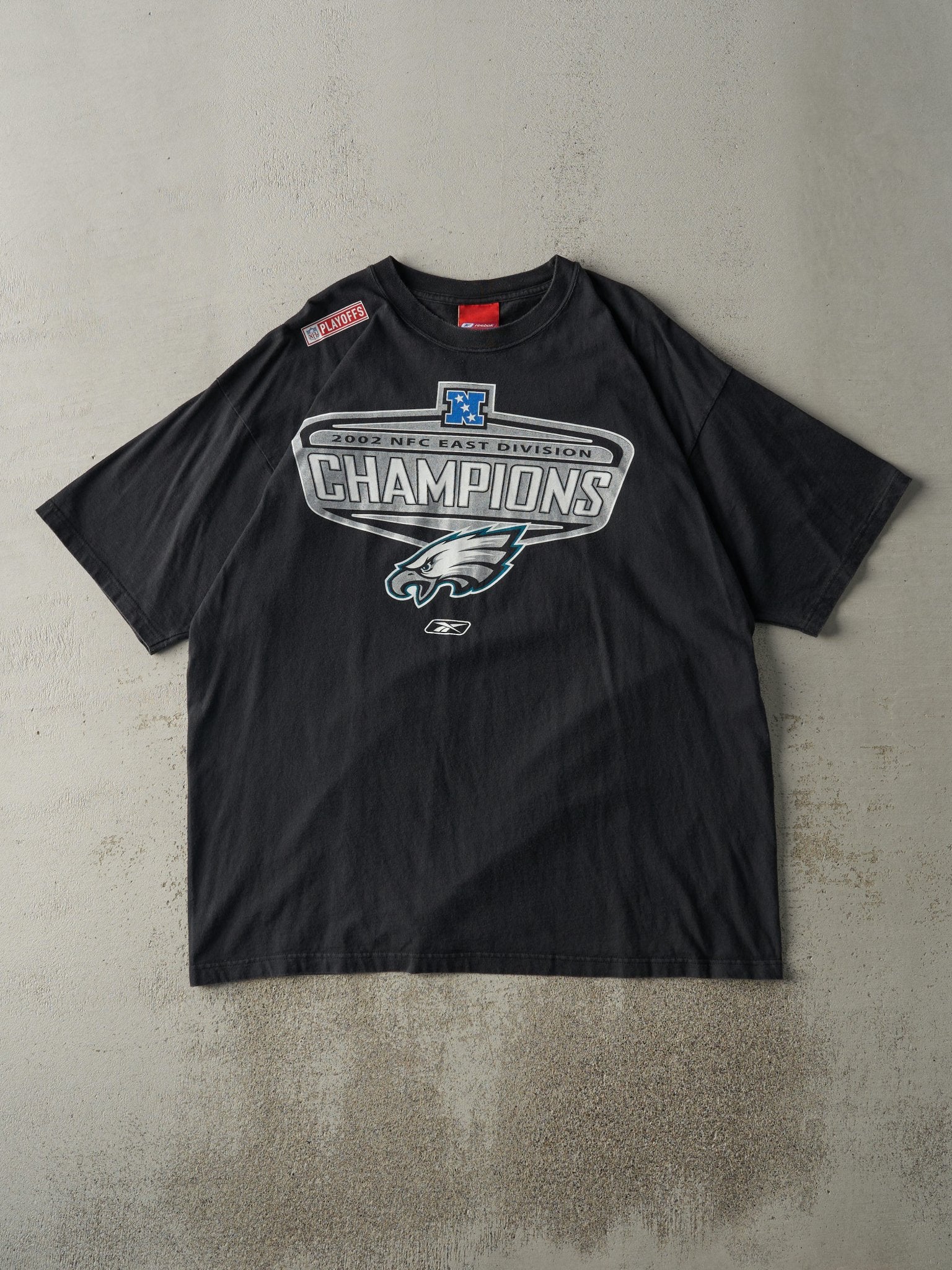 Vintage 02' Black Philadelphia Eagles NFC East Division Champs Tee (L/XL)