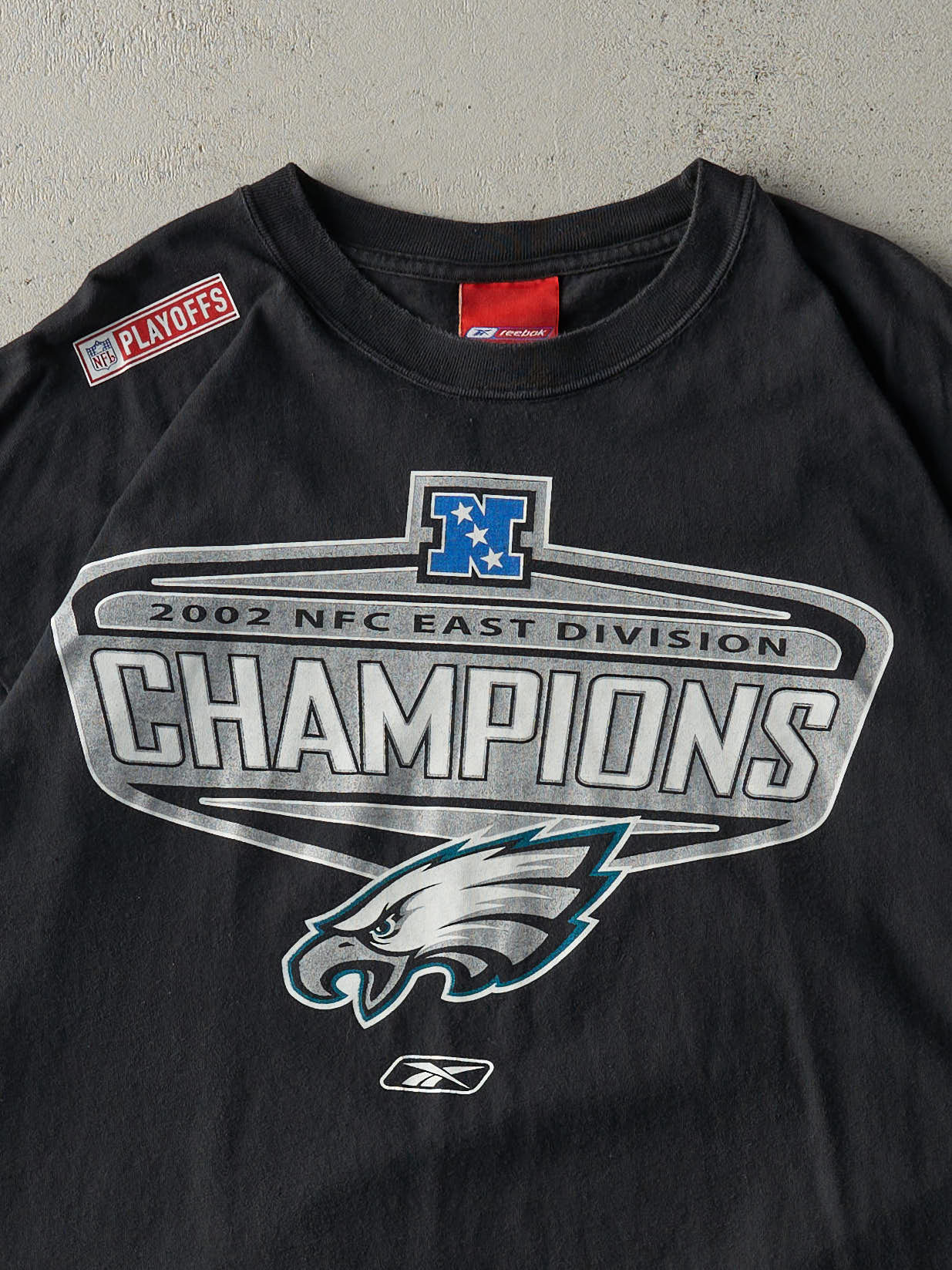 Vintage 02' Black Philadelphia Eagles NFC East Division Champs Tee (L/XL)