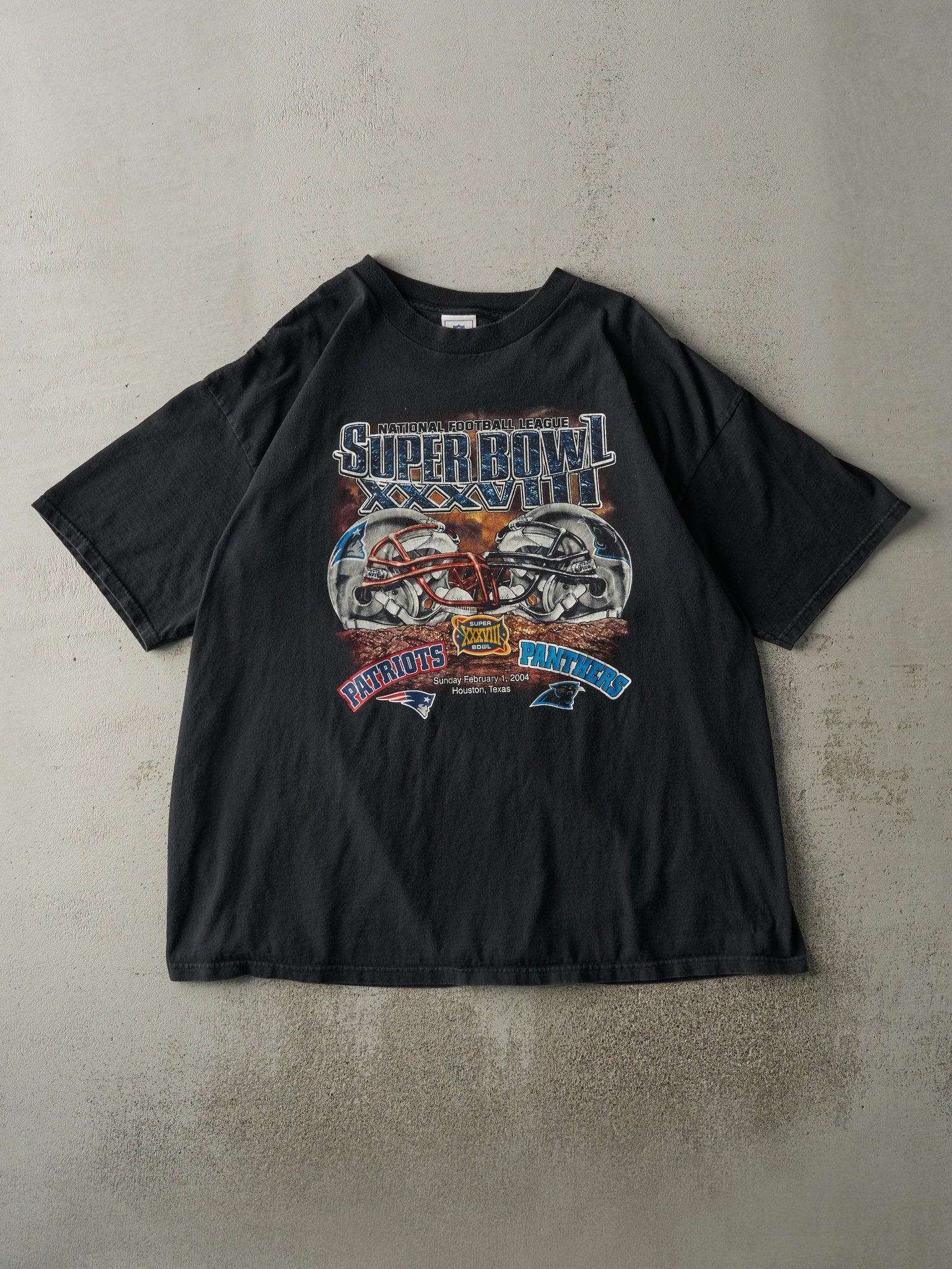 Vintage 04' Black Super Bowl XXXVIII New England Patriots vs Carolina Panthers Tee (XXL)