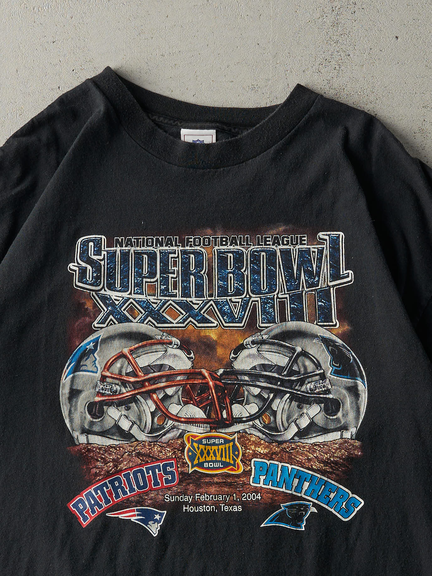 Vintage 04' Black Super Bowl XXXVIII New England Patriots vs Carolina Panthers Tee (XXL)