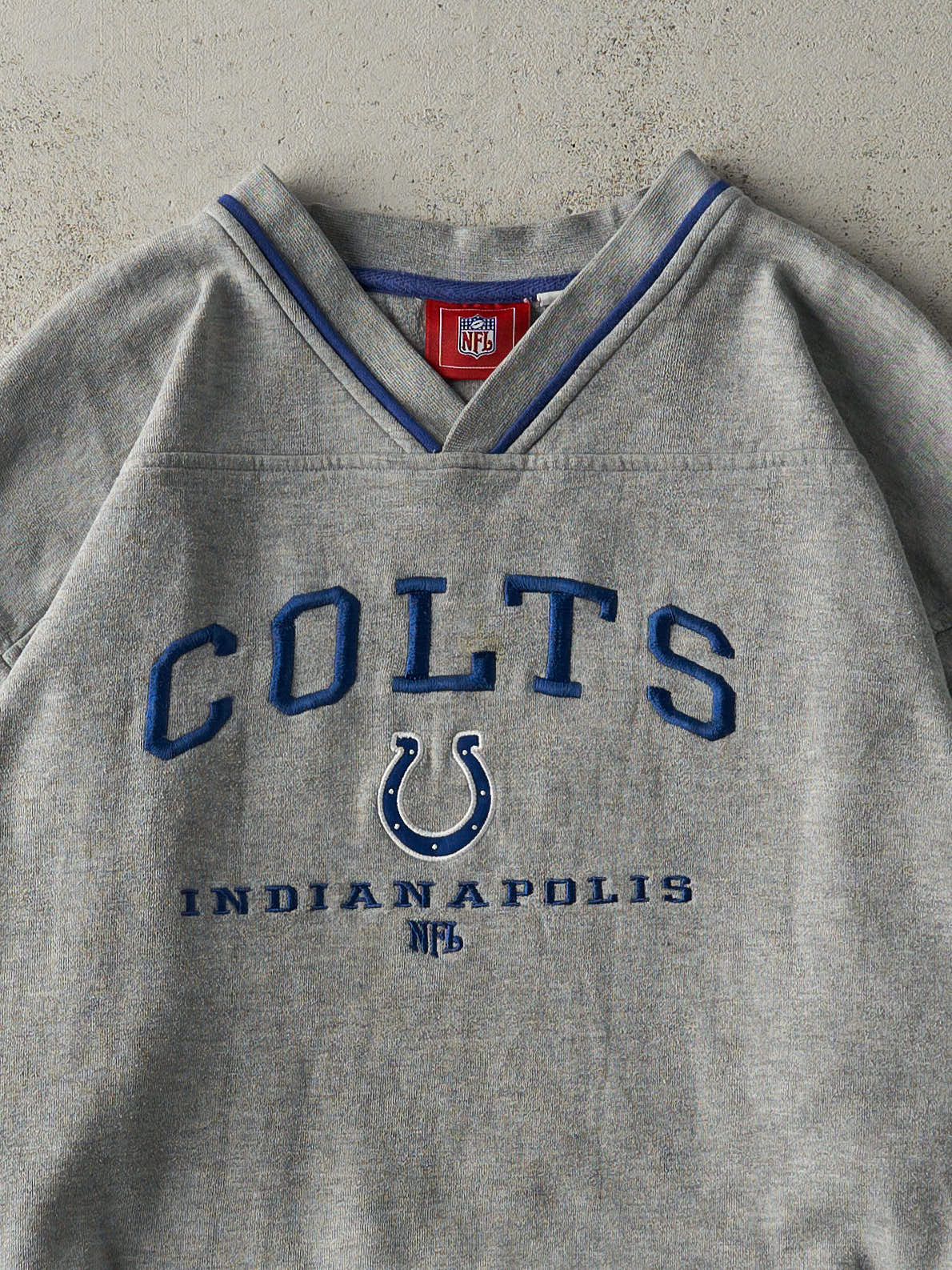 Vintage Y2K Grey Embroidered Indianapolis Colts Crewneck (L)