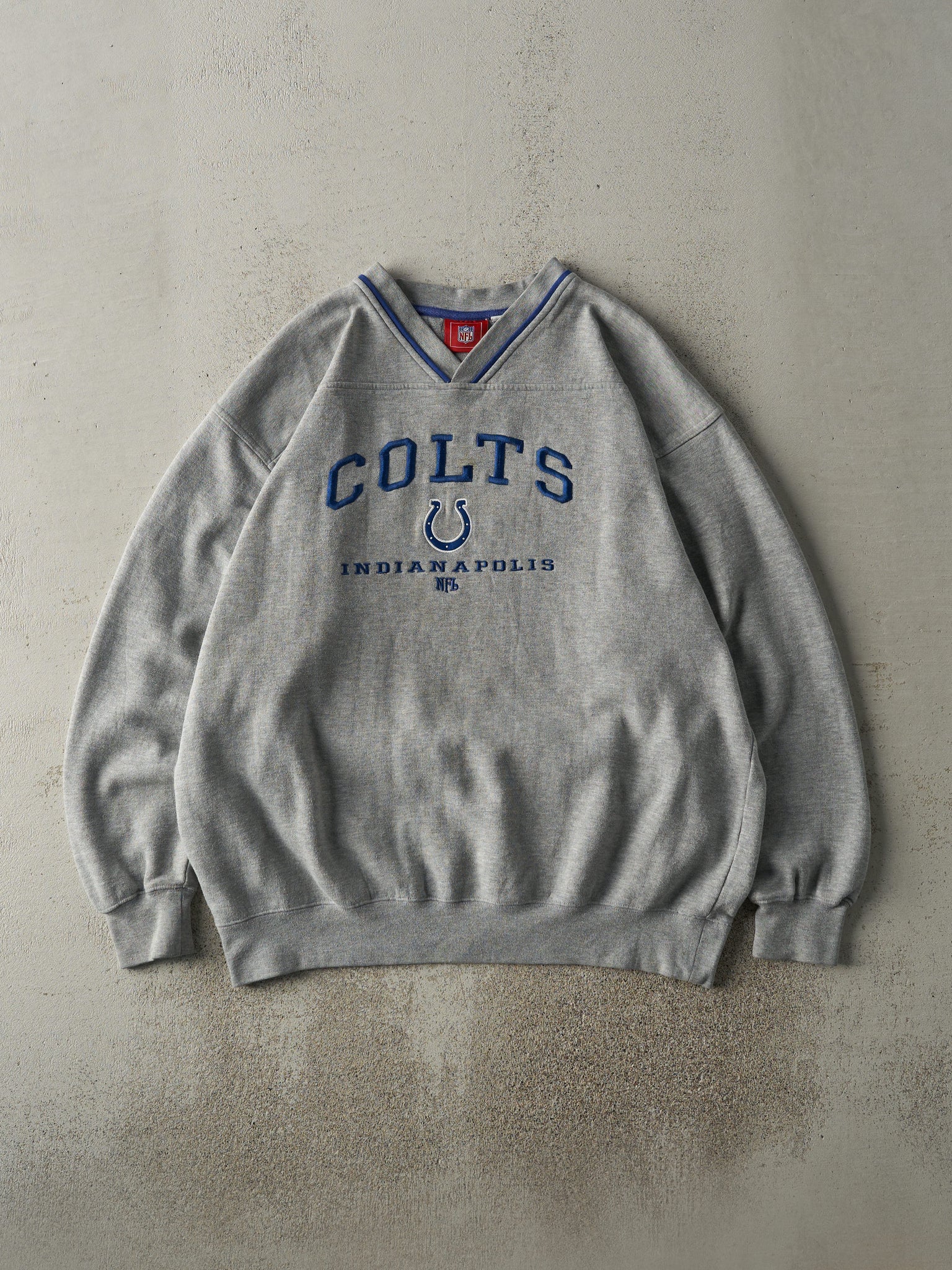 Vintage Y2K Grey Embroidered Indianapolis Colts Crewneck (L)