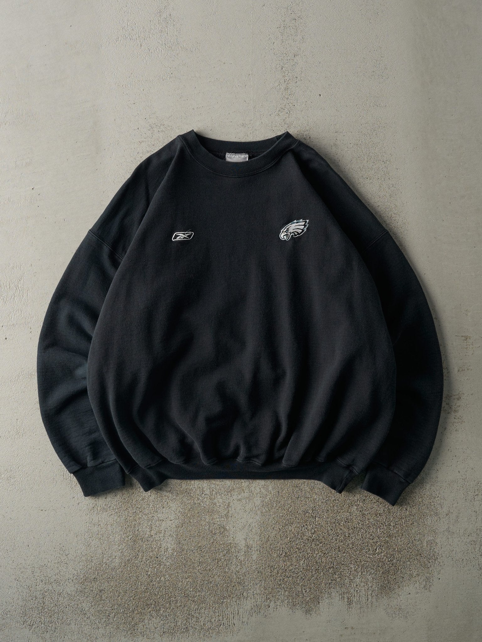 Vintage Y2K Black Philadelphia Eagles x Reebok Embroidered Crewneck (XL/XXL)