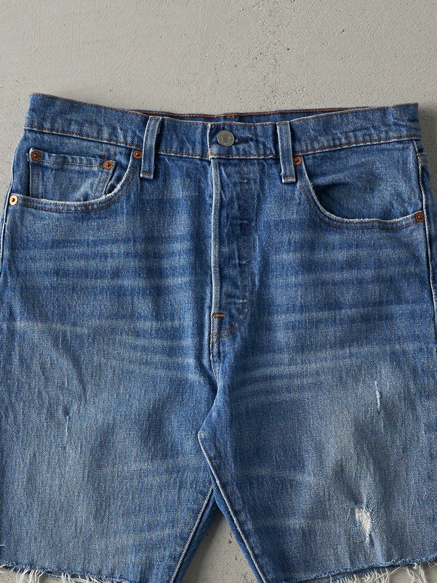 Vintage Y2K Mid Wash Levi's 501 Cut Off Jean Shorts (31x8)