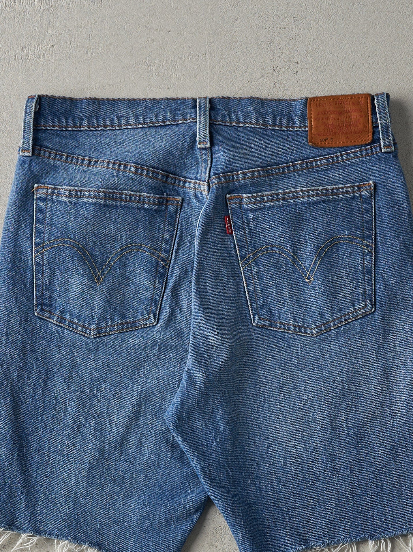 Vintage Y2K Mid Wash Levi's 501 Cut Off Jean Shorts (31x8)