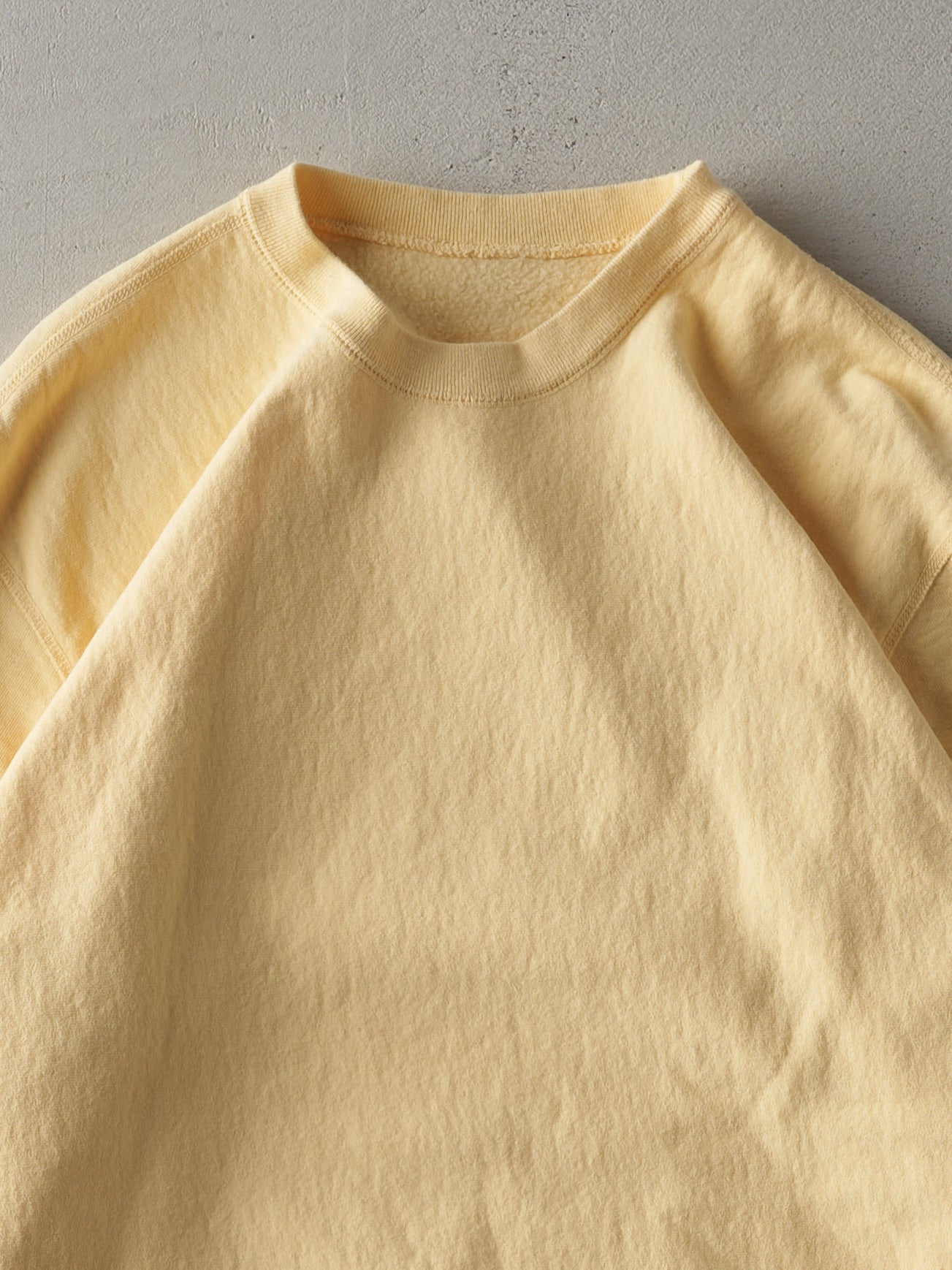 Vintage 90s Light Yellow Blank Crewneck (L)