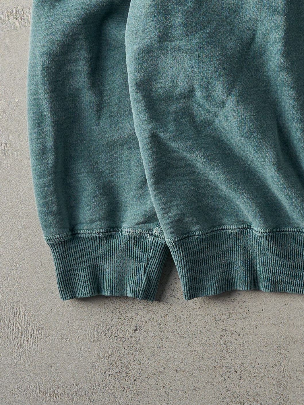 Vintage 90s Faded Green Robert Young Carpentry Embroidered Crewneck (XL)