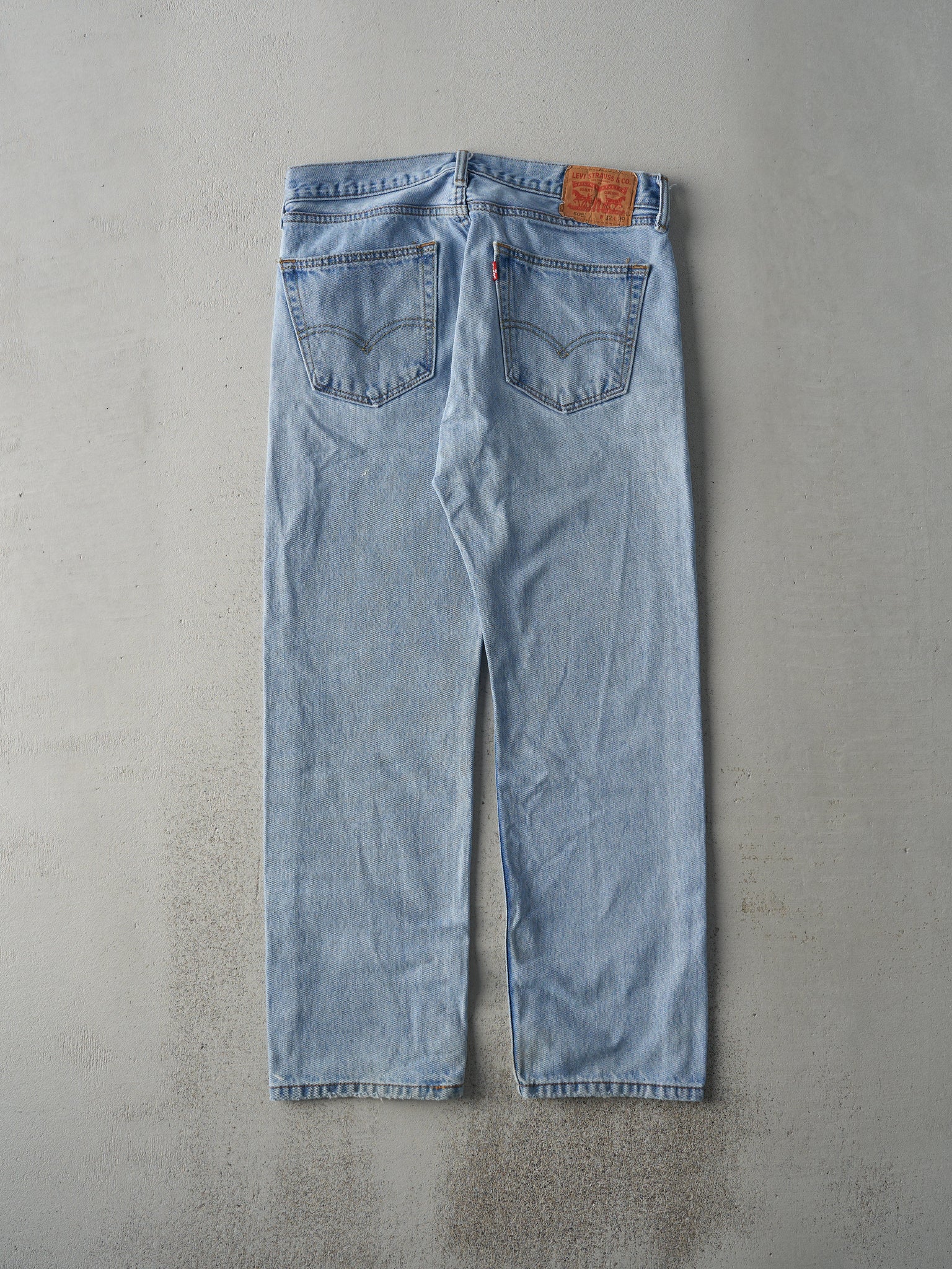 Vintage Y2K Light Wash Levi's 505 Jeans (32x28)