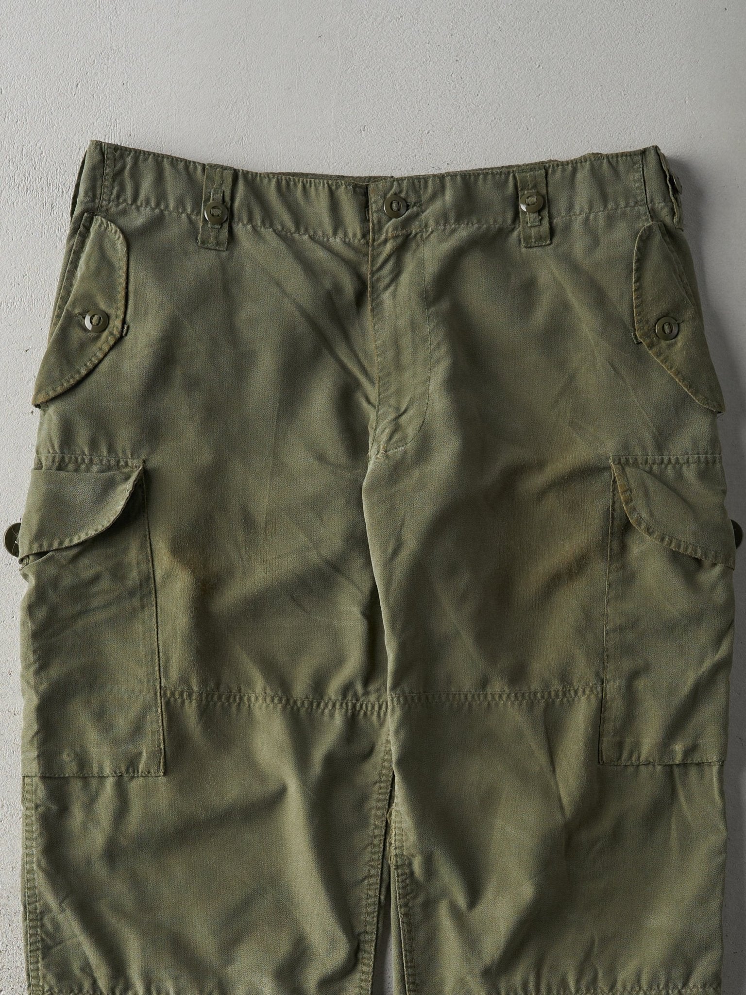 Vintage 90s Army Green Canadian Military Wind Pants (38.5x26.5)