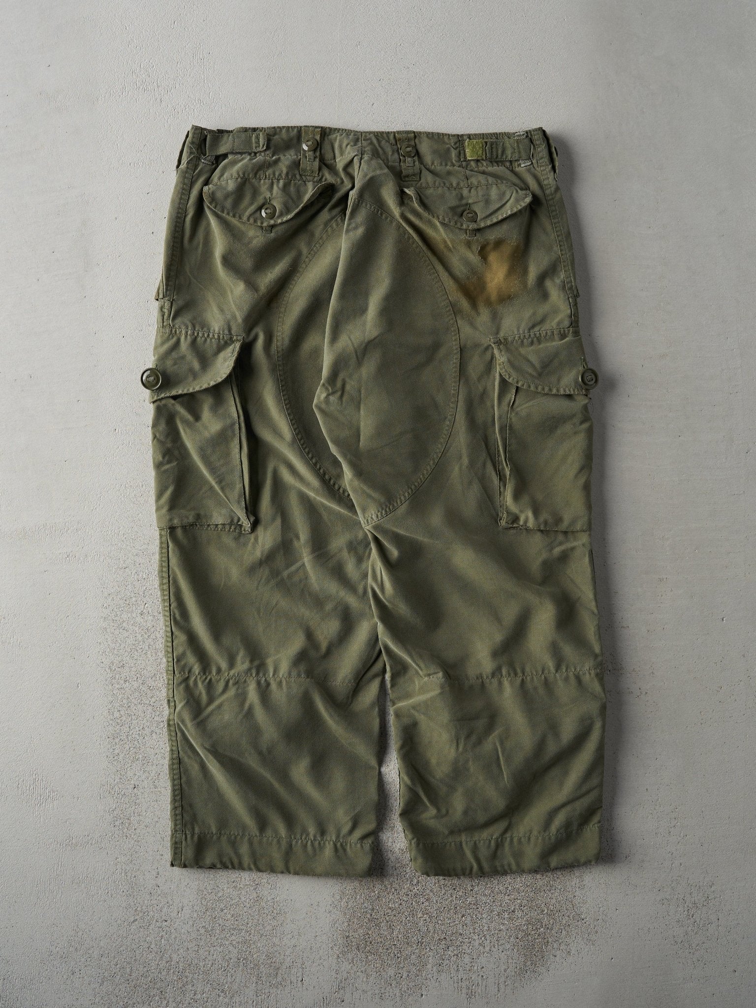 Vintage 90s Army Green Canadian Military Wind Pants (38.5x26.5)