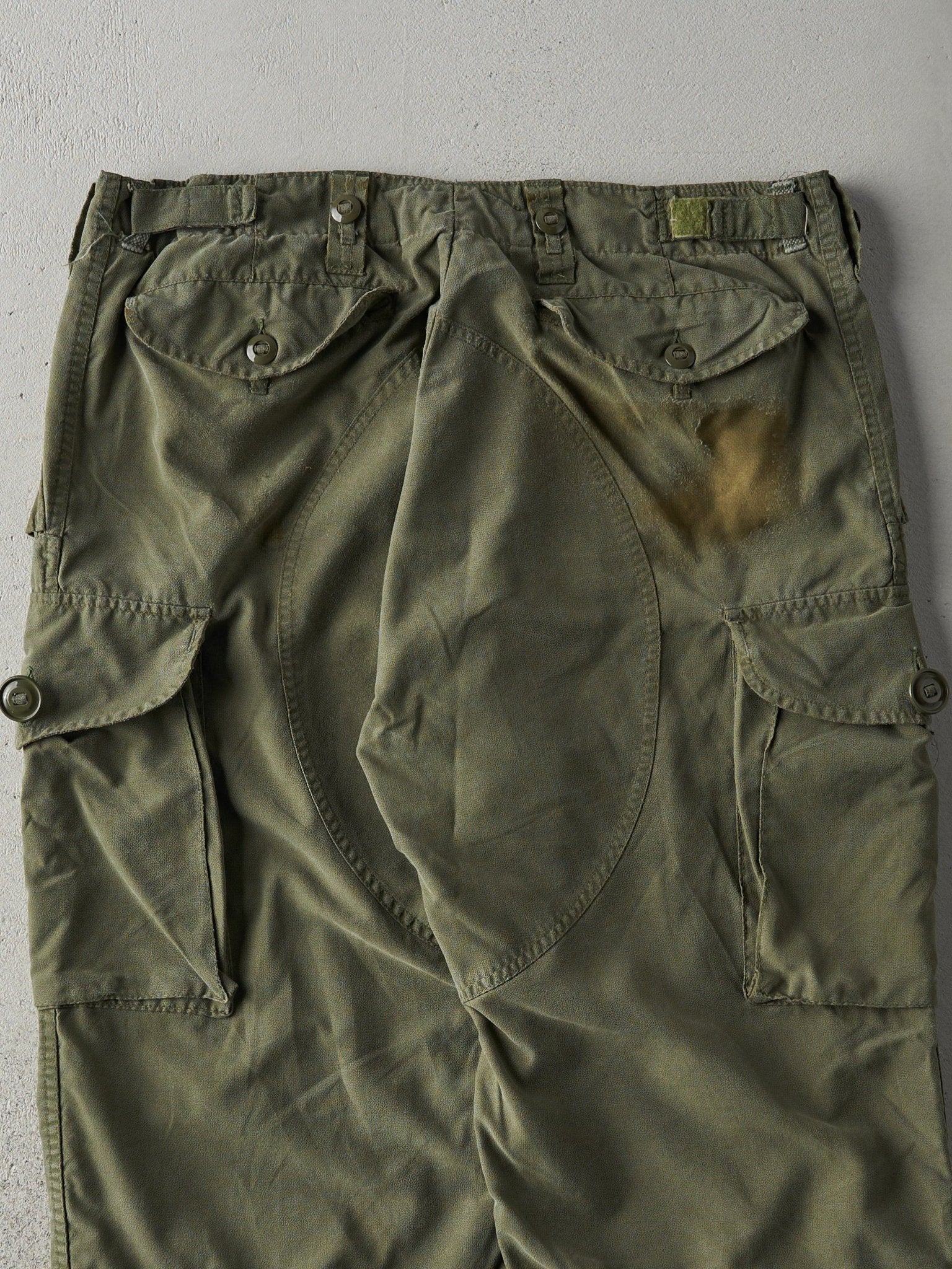 Vintage 90s Army Green Canadian Military Wind Pants (38.5x26.5)