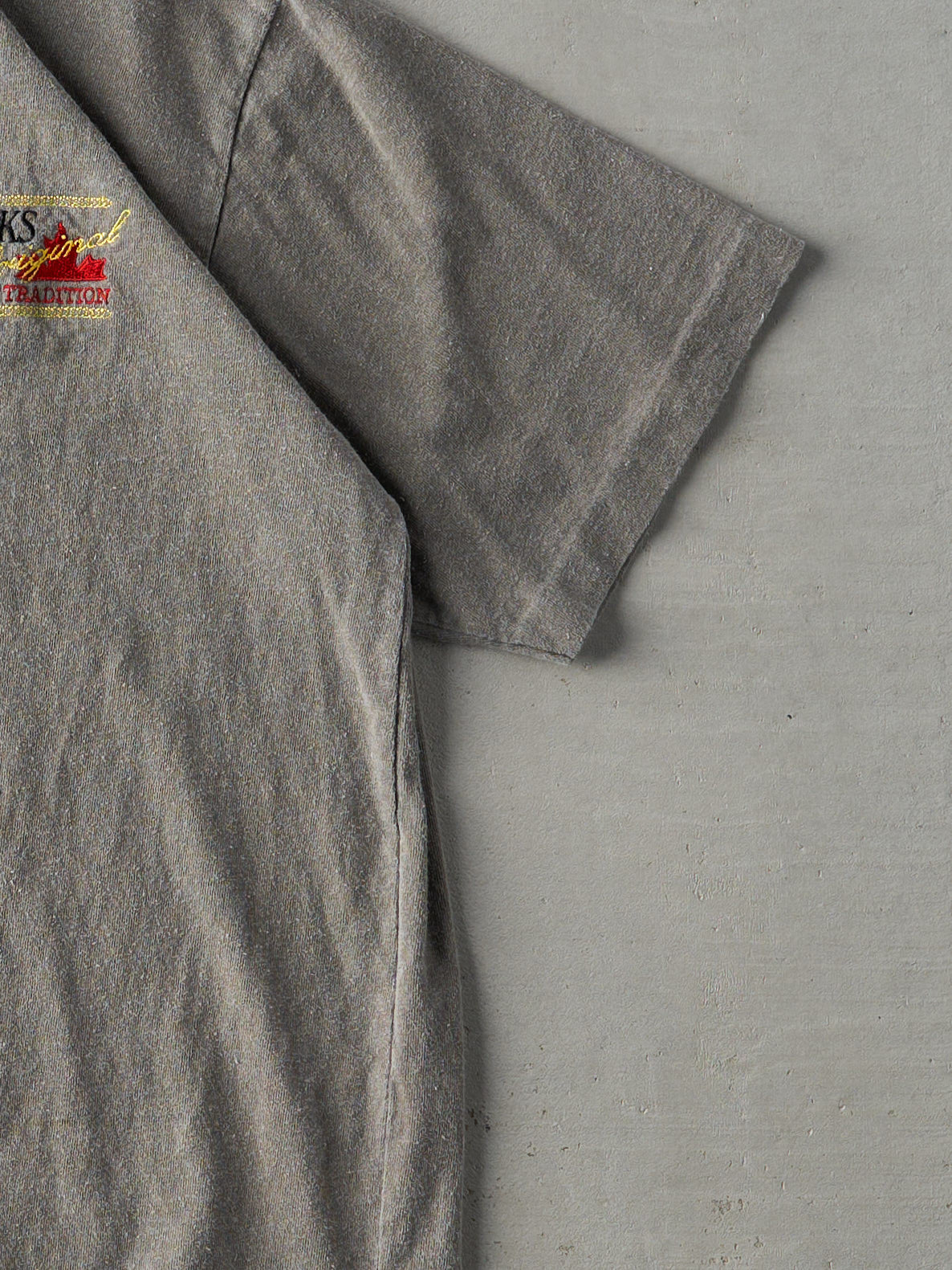 Vintage 90s Faded Grey Brooks Embroidered Single Stitch Tee (M)