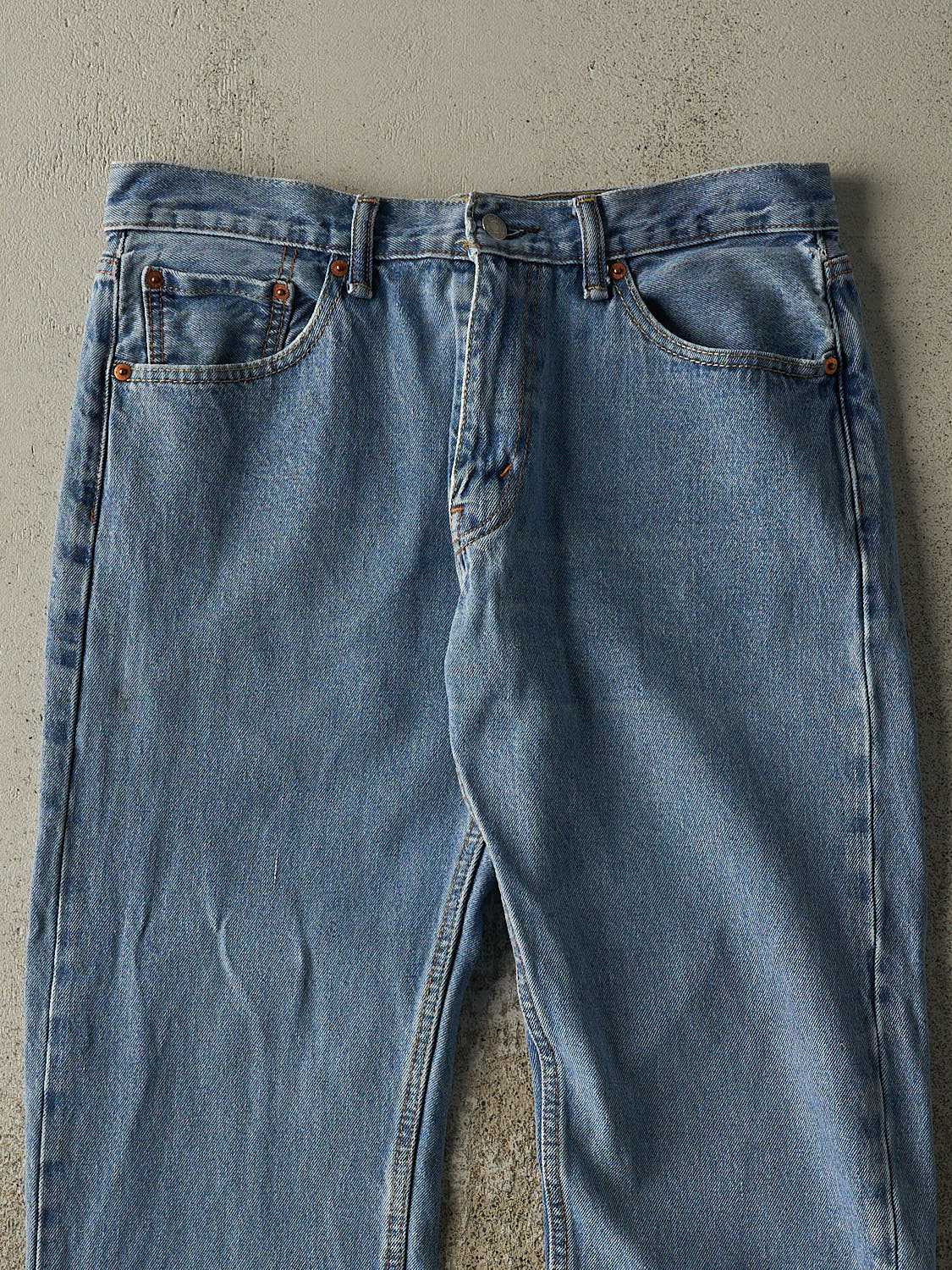 Vintage Y2K Light Wash Levi's 505 Jeans (32x29)