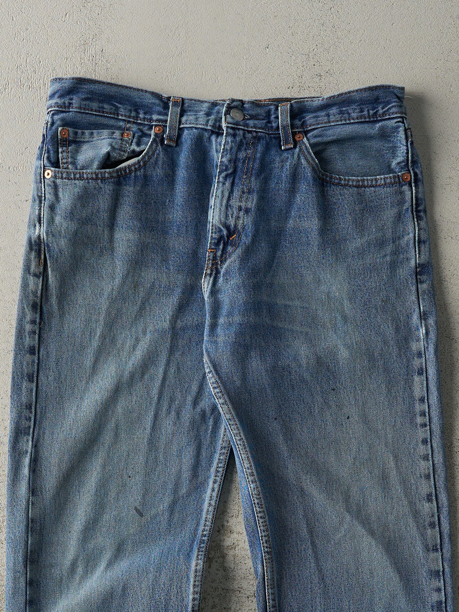 Vintage Y2K Mid Wash Levi's 505 Jeans (33x30.5)