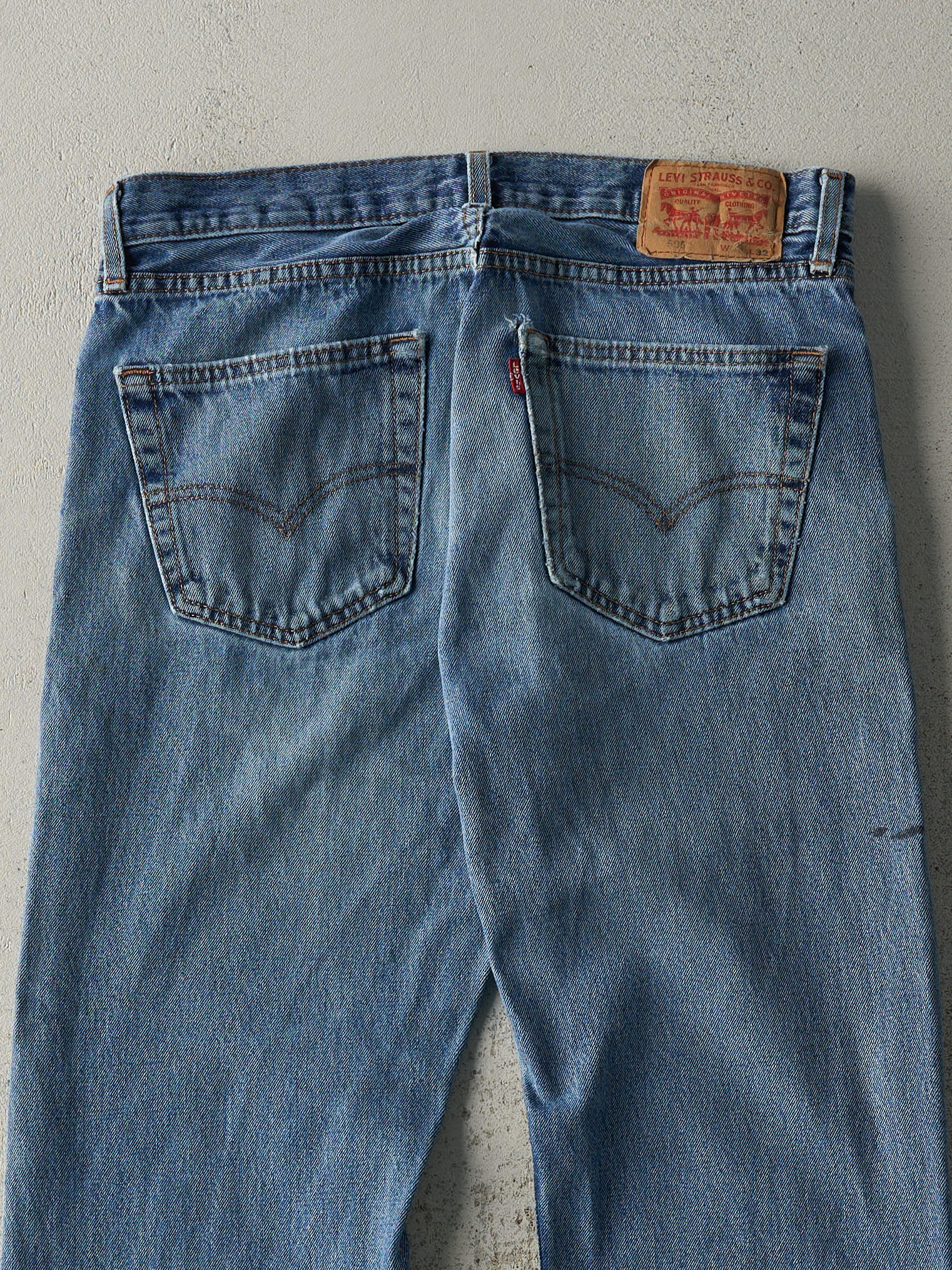 Vintage Y2K Mid Wash Levi's 505 Jeans (33x30.5)