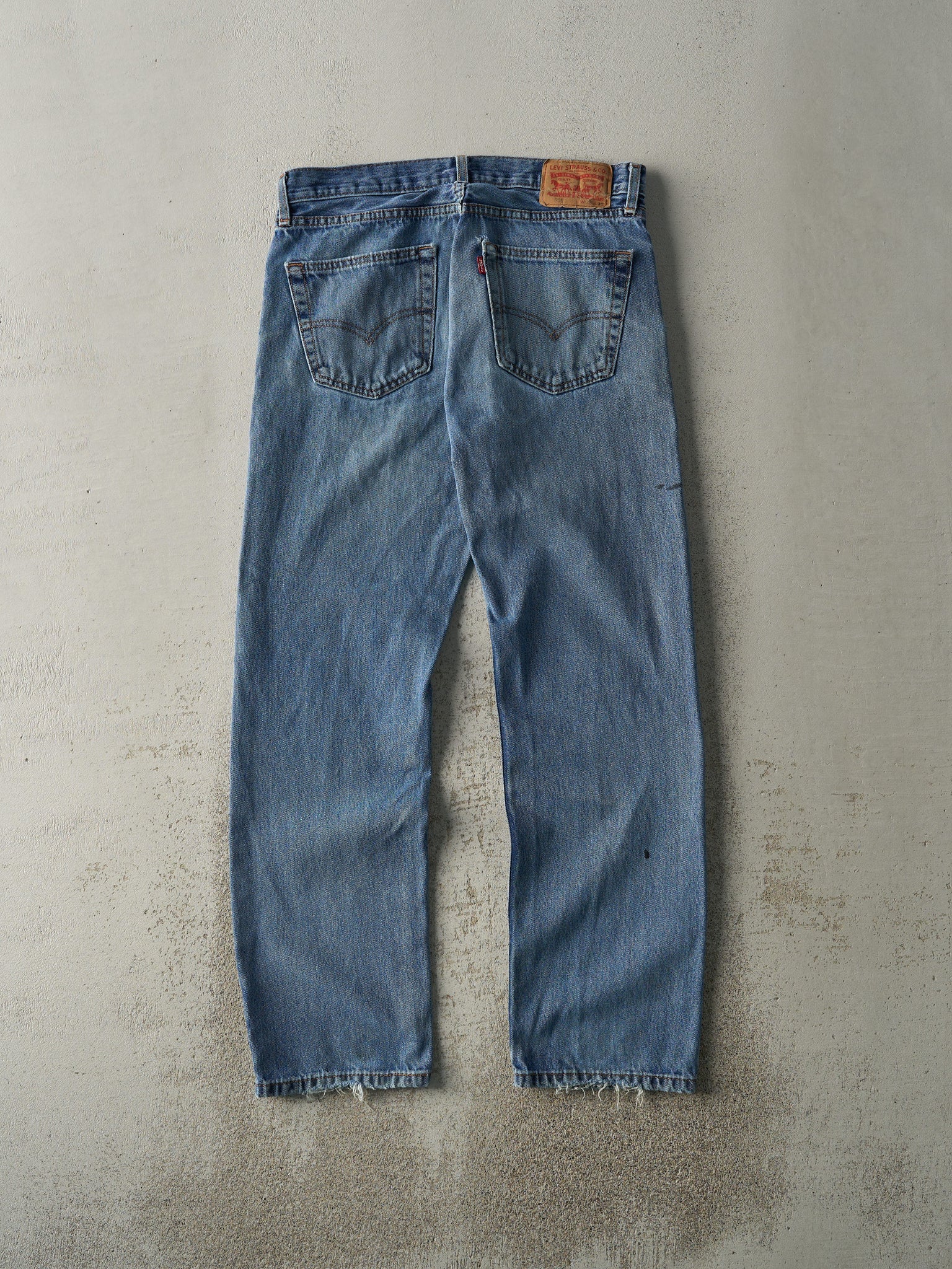 Vintage Y2K Mid Wash Levi's 505 Jeans (33x30.5)