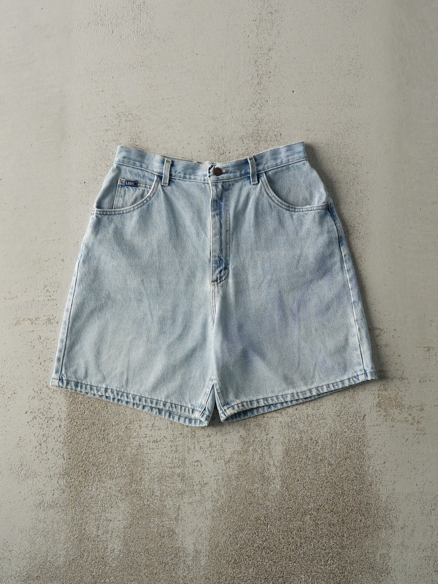 Vintage 90s Light Wash Lee Jean Shorts (30x7)