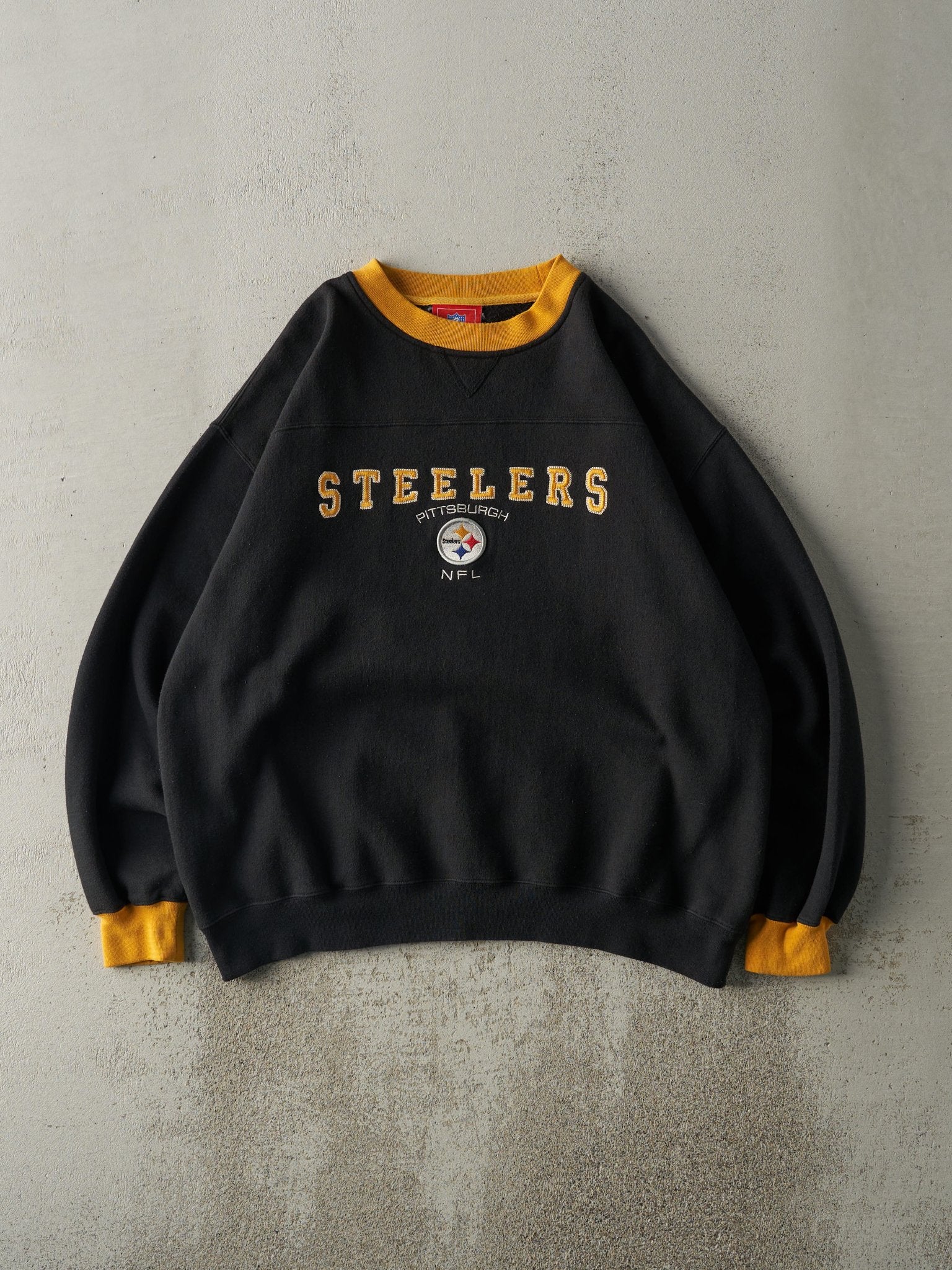 Vintage Y2K Black Embroidered Pittsburgh Steelers Crewneck (XL)