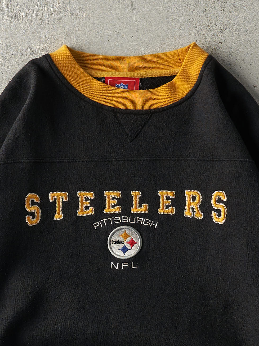 Vintage Y2K Black Embroidered Pittsburgh Steelers Crewneck (XL)