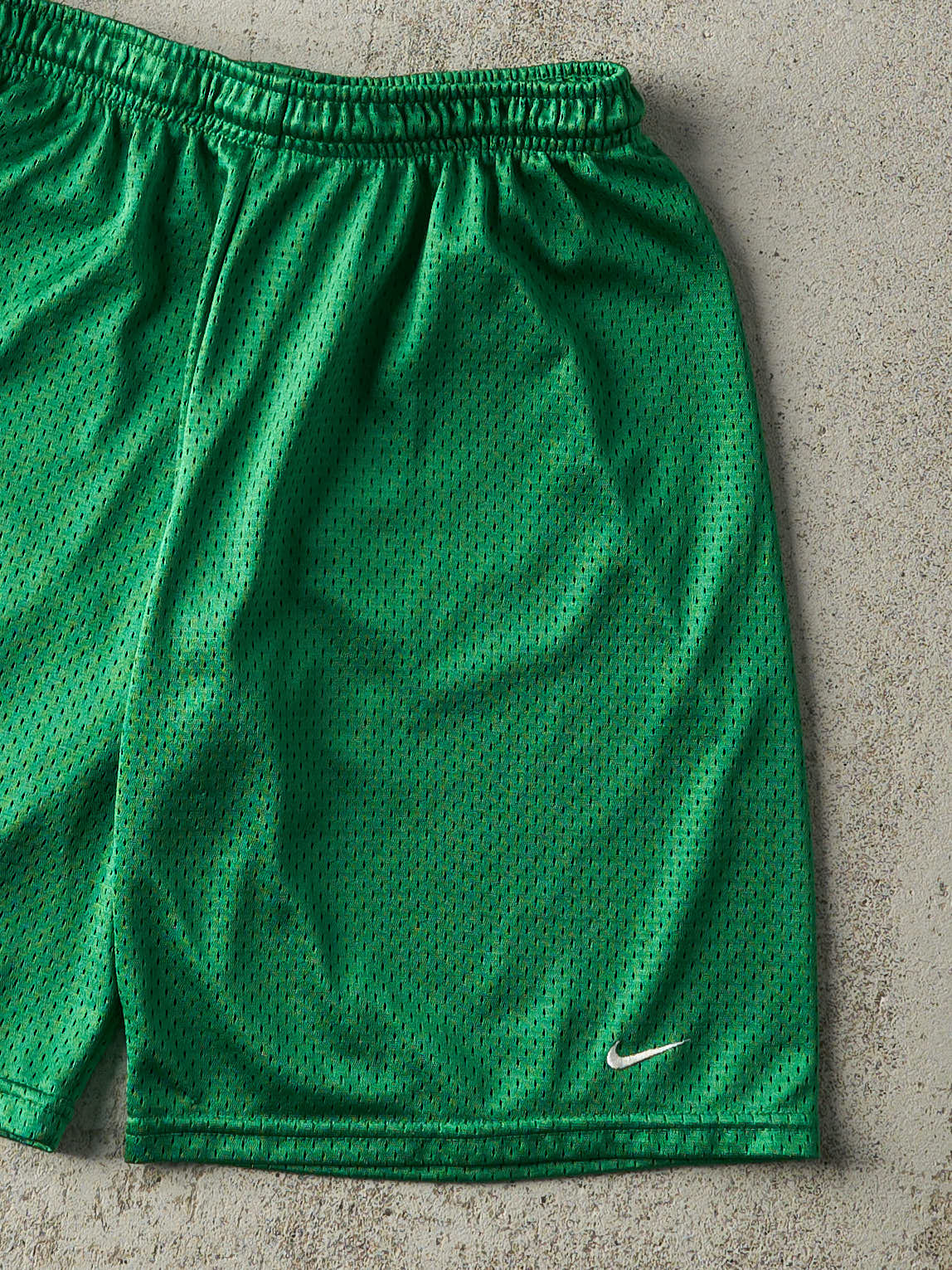 Vintage Y2K Green Nike Basketball Shorts (25x9)