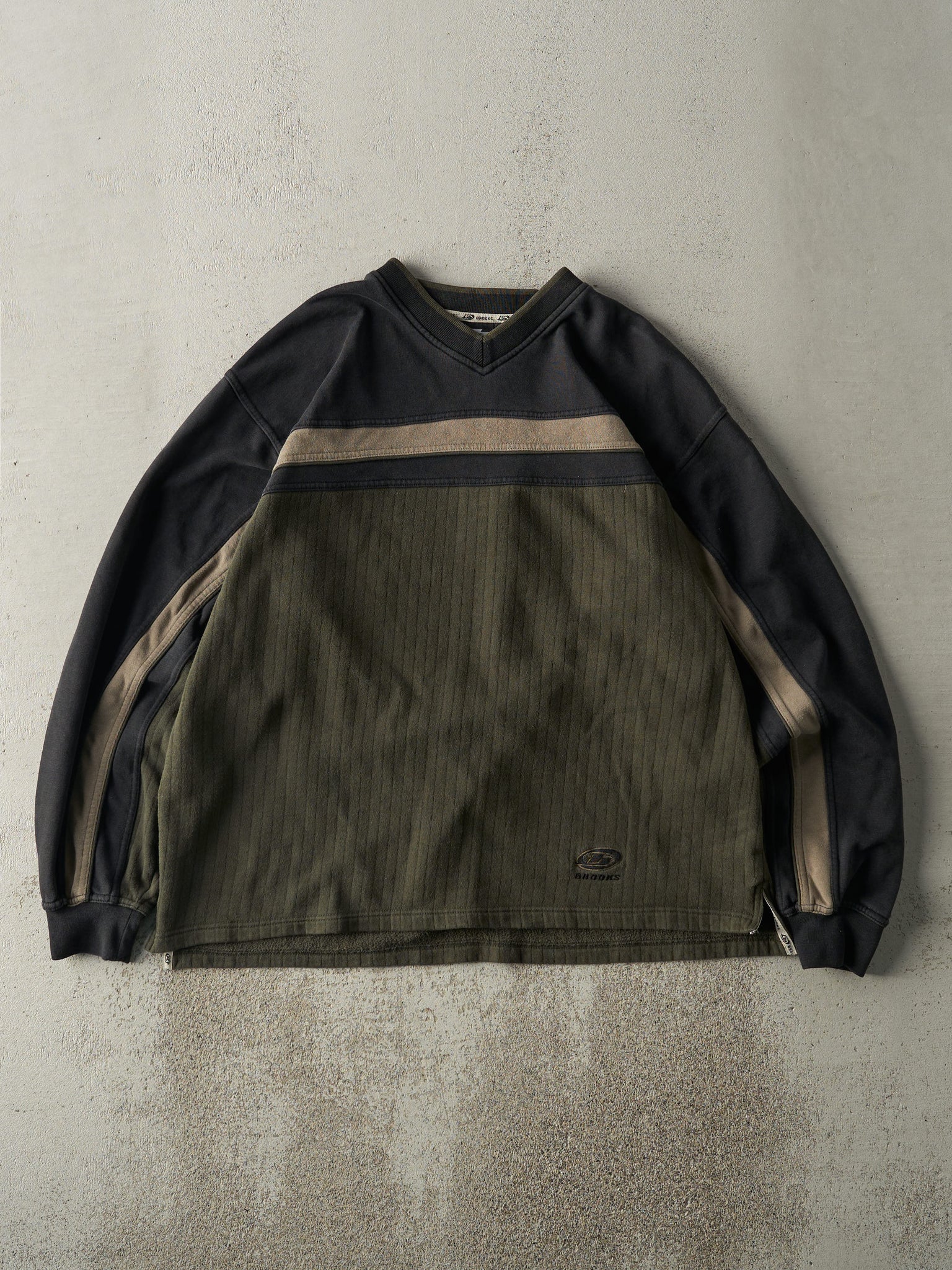 Vintage Y2K Green, Black & Beige Brooks Crewneck (M/L)