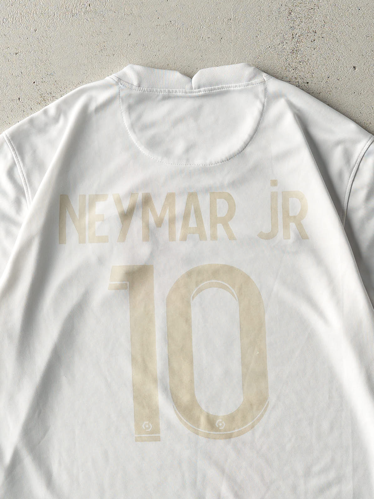 Vintage Y2K White Paris Saint-Germain Nike Neymar Jr. Soccer Jersey (M)