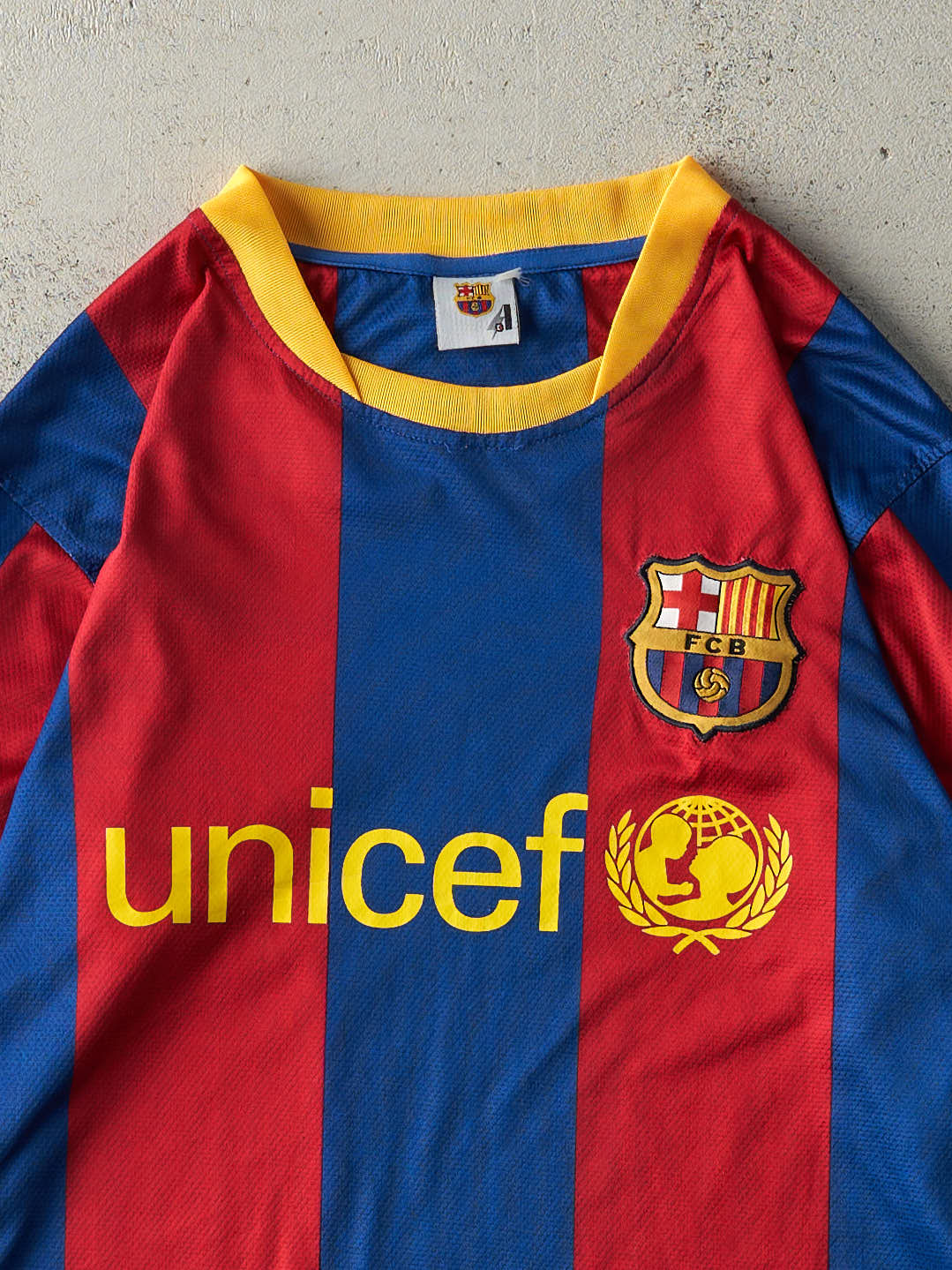 Vintage Y2K Blue & Red Unicef Barcelona Football Club Long Sleeve Soccer Jersey (M)