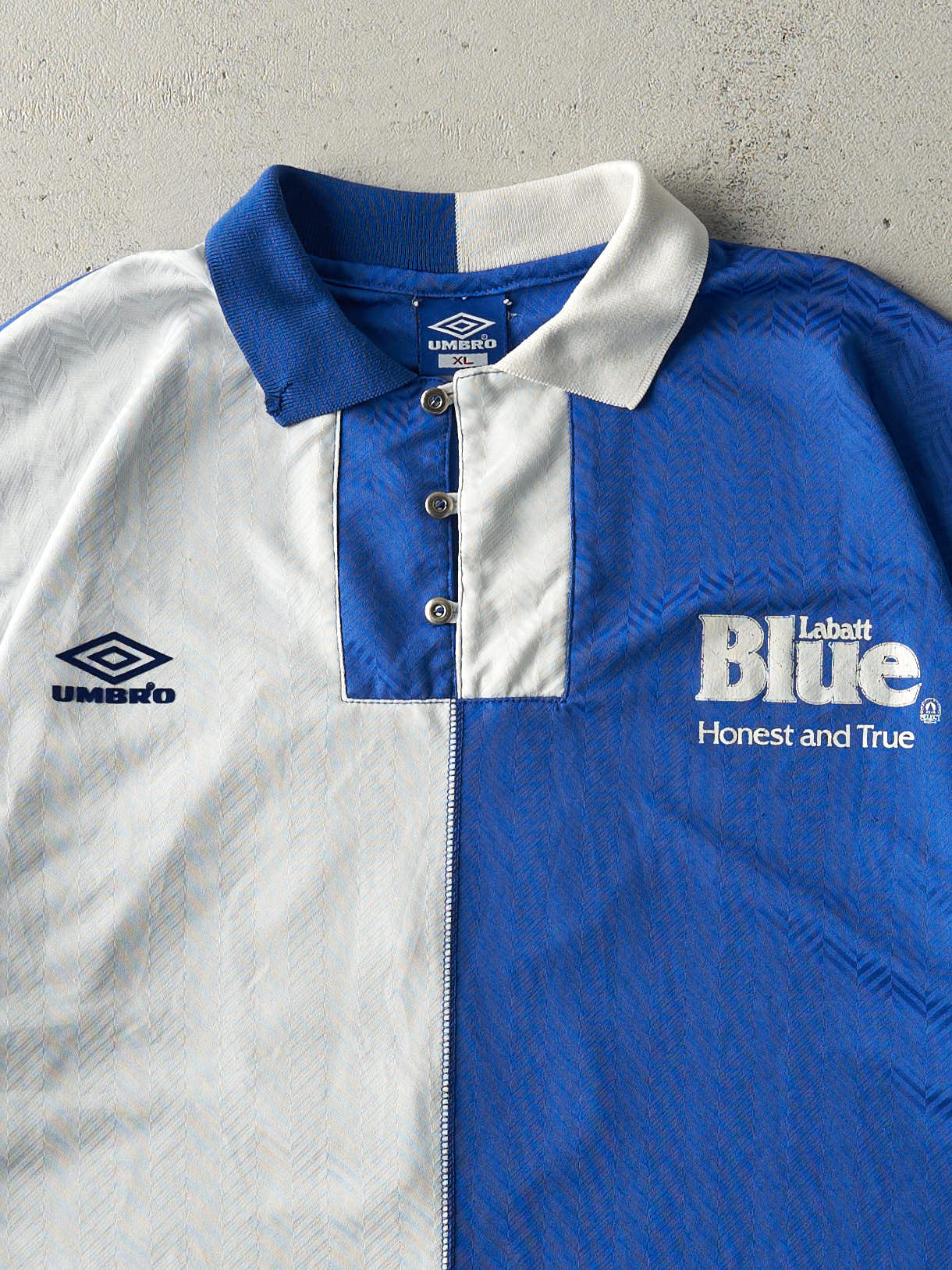 Vintage 90s Blue & White Labatt Blue Umbro Soccer Jersey (XL)