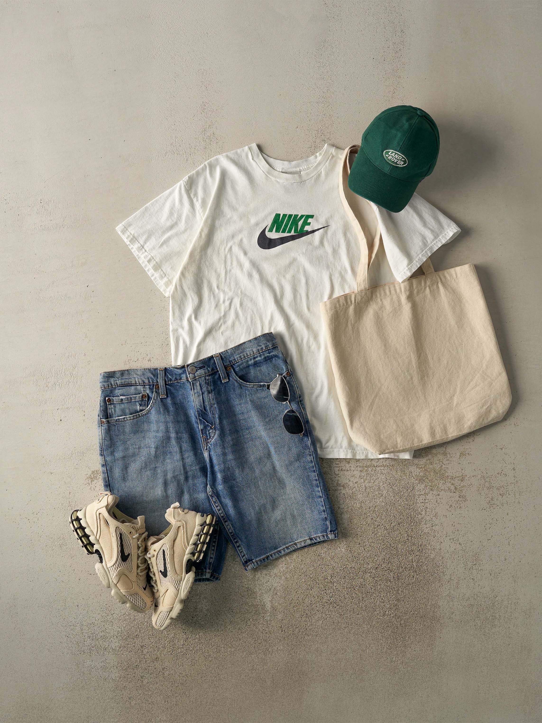 Vintage Y2K White Nike Big Logo Tee (L/XL)