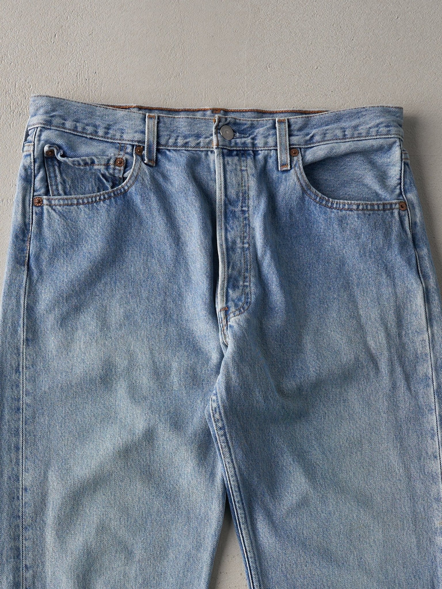 Vintage 90s Light Wash Levi's 501 Jeans (32x29)