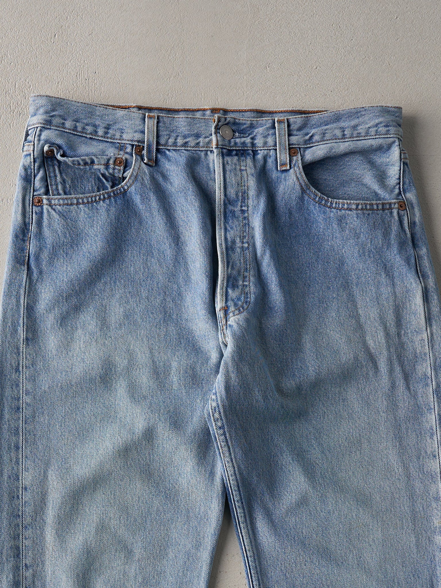 Vintage 90s Light Wash Levi's 501 Jeans (32x29)