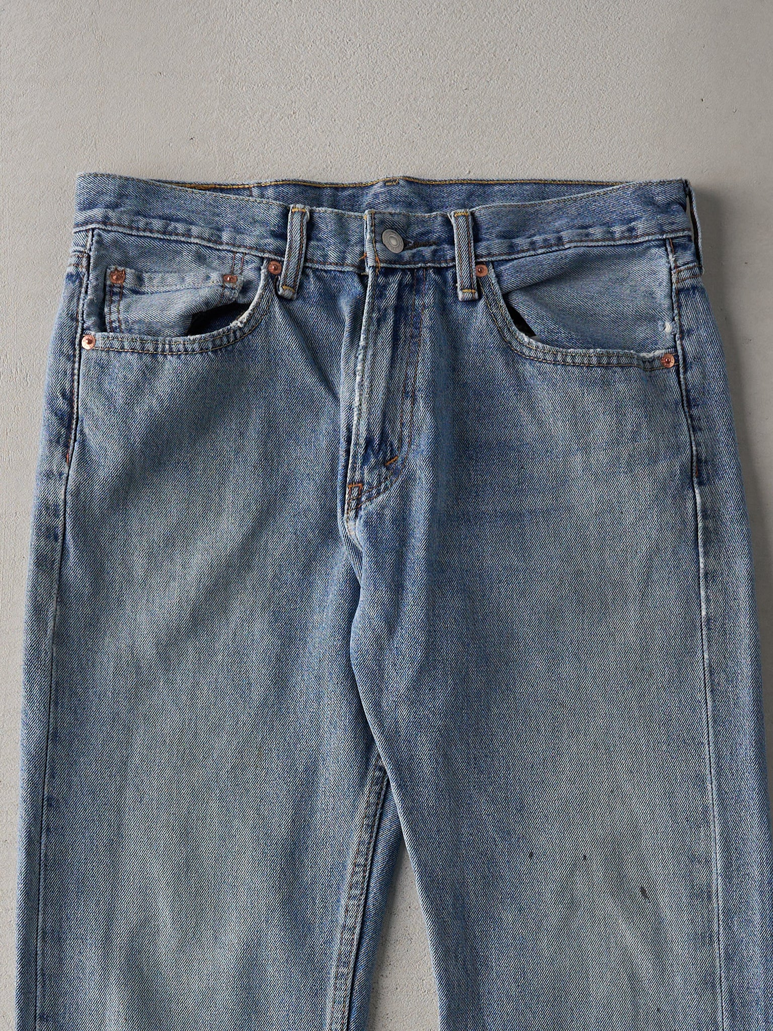 Vintage Y2K Light Wash Levi's 505 Jeans (32x29)