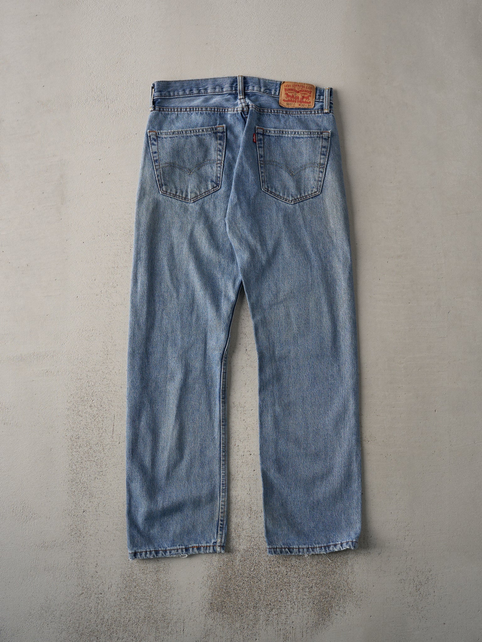 Vintage Y2K Light Wash Levi's 505 Jeans (32x29)