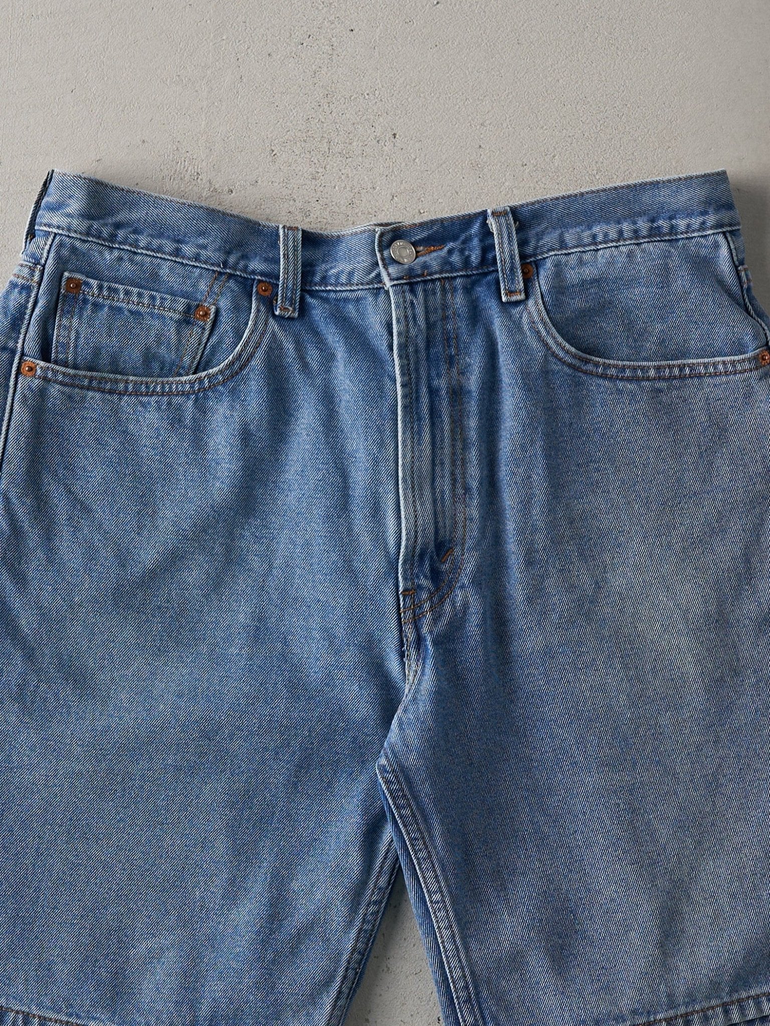 Vintage Y2K Light Wash Levi's 505 Jean Shorts (36x8.5)