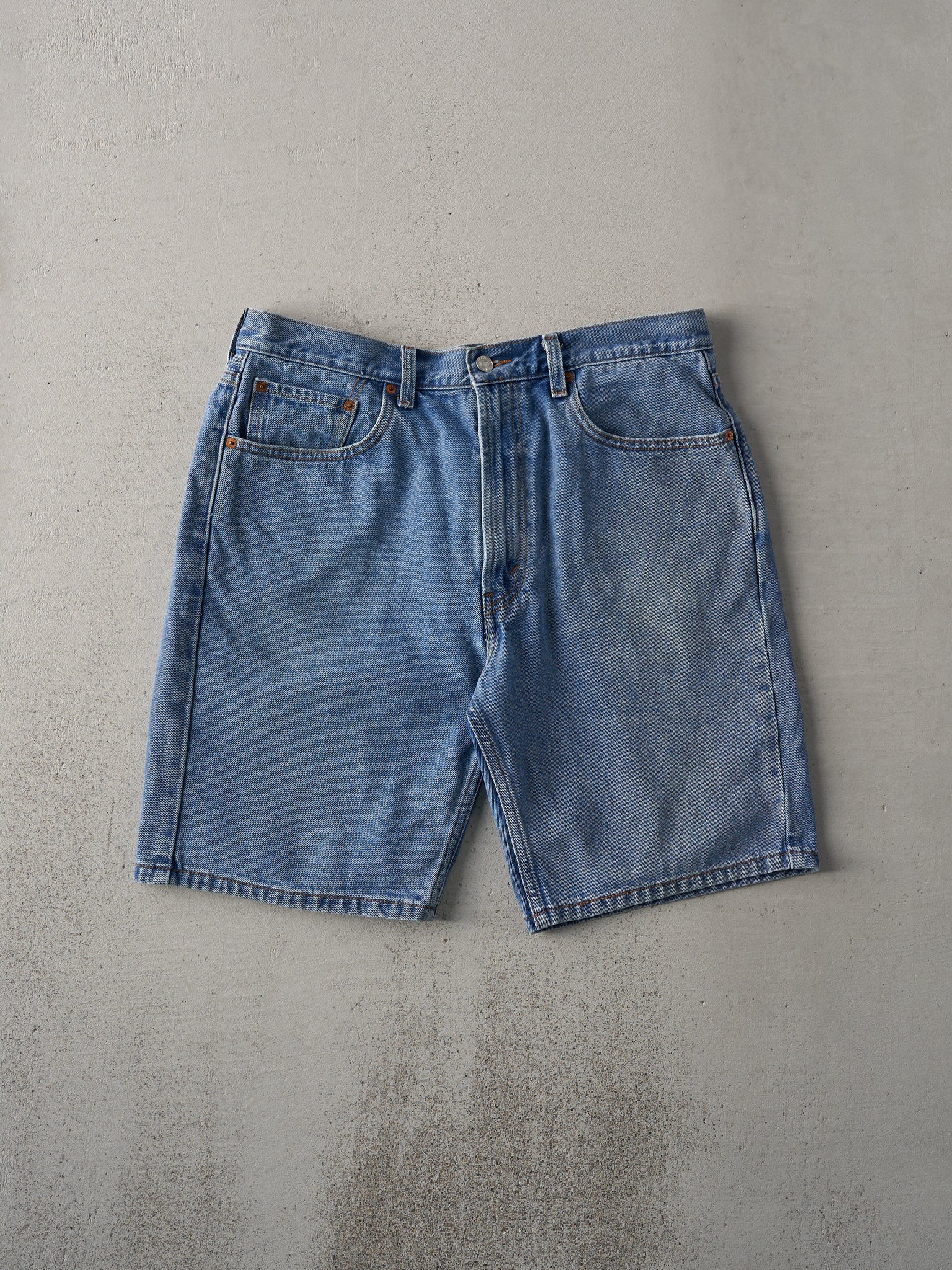 Vintage Y2K Light Wash Levi's 505 Jean Shorts (36x8.5)