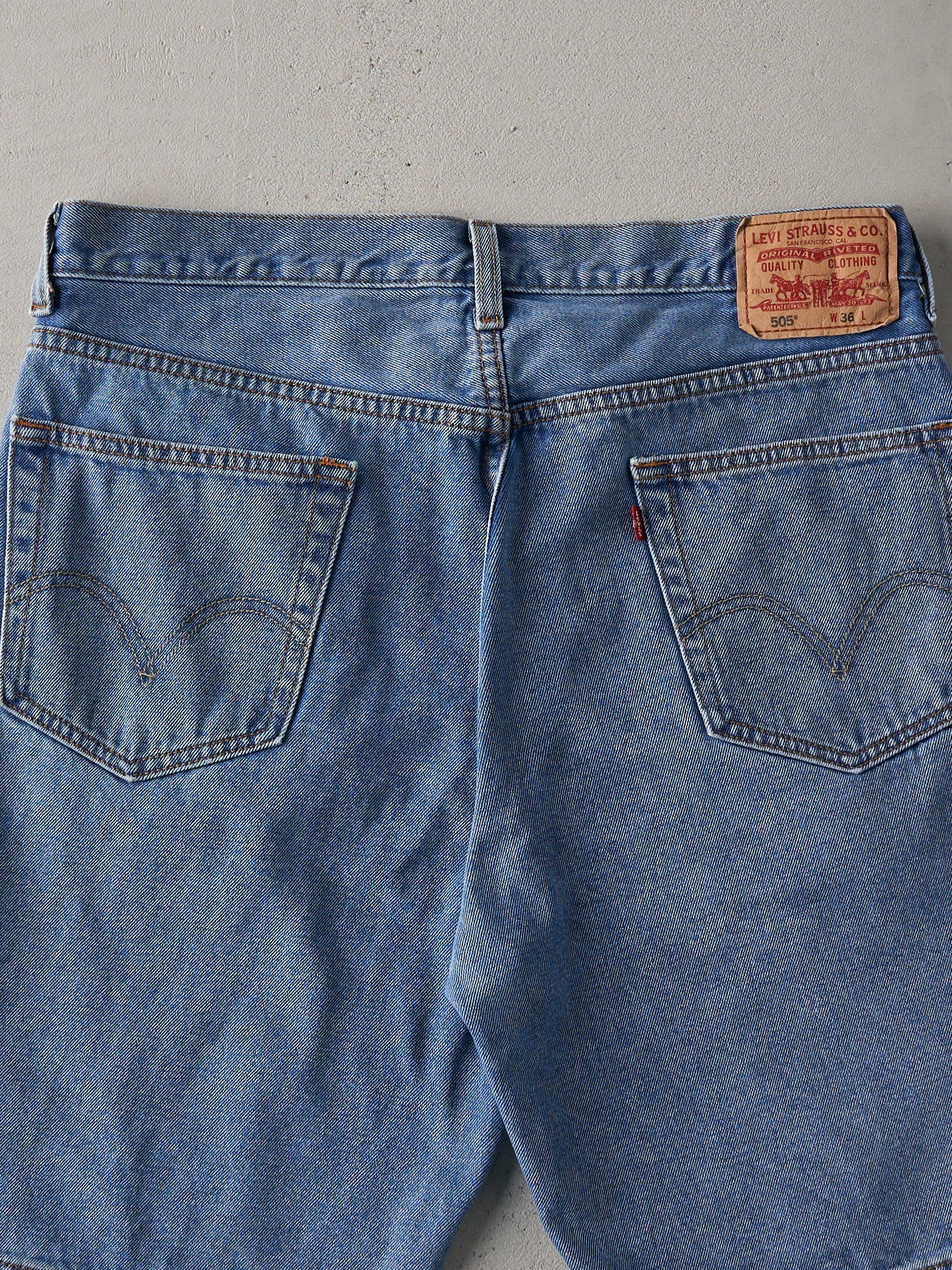 Vintage Y2K Light Wash Levi's 505 Jean Shorts (36x8.5)