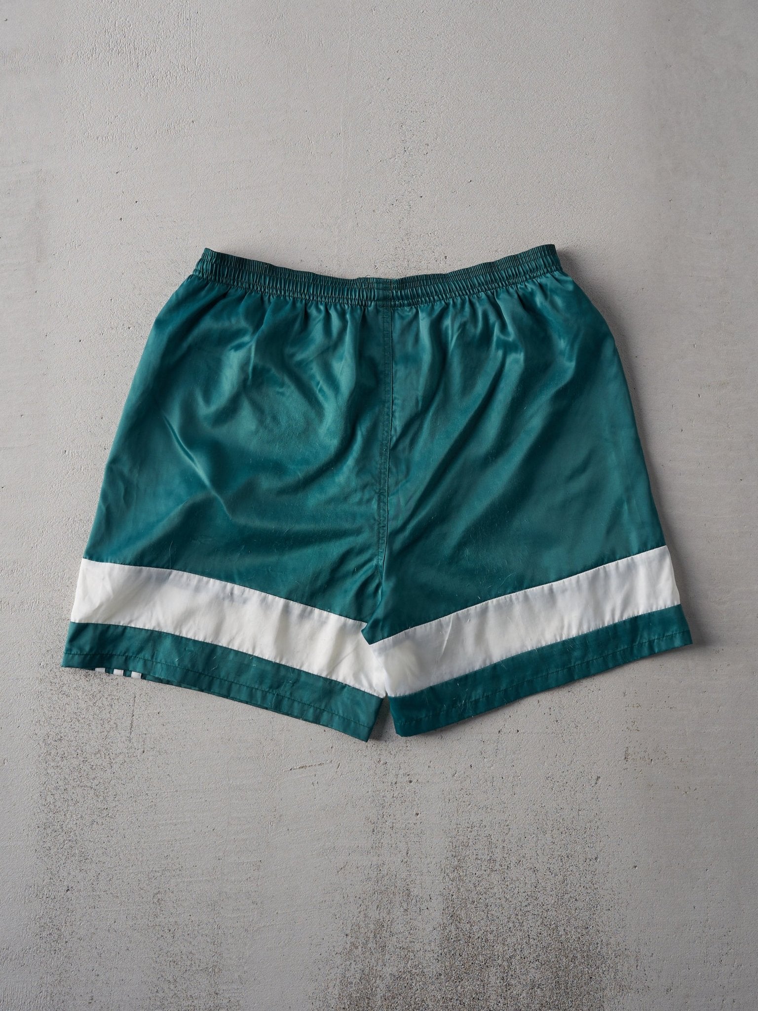 Vintage 80s Green and White Adidas Athletic Shorts (33x6)