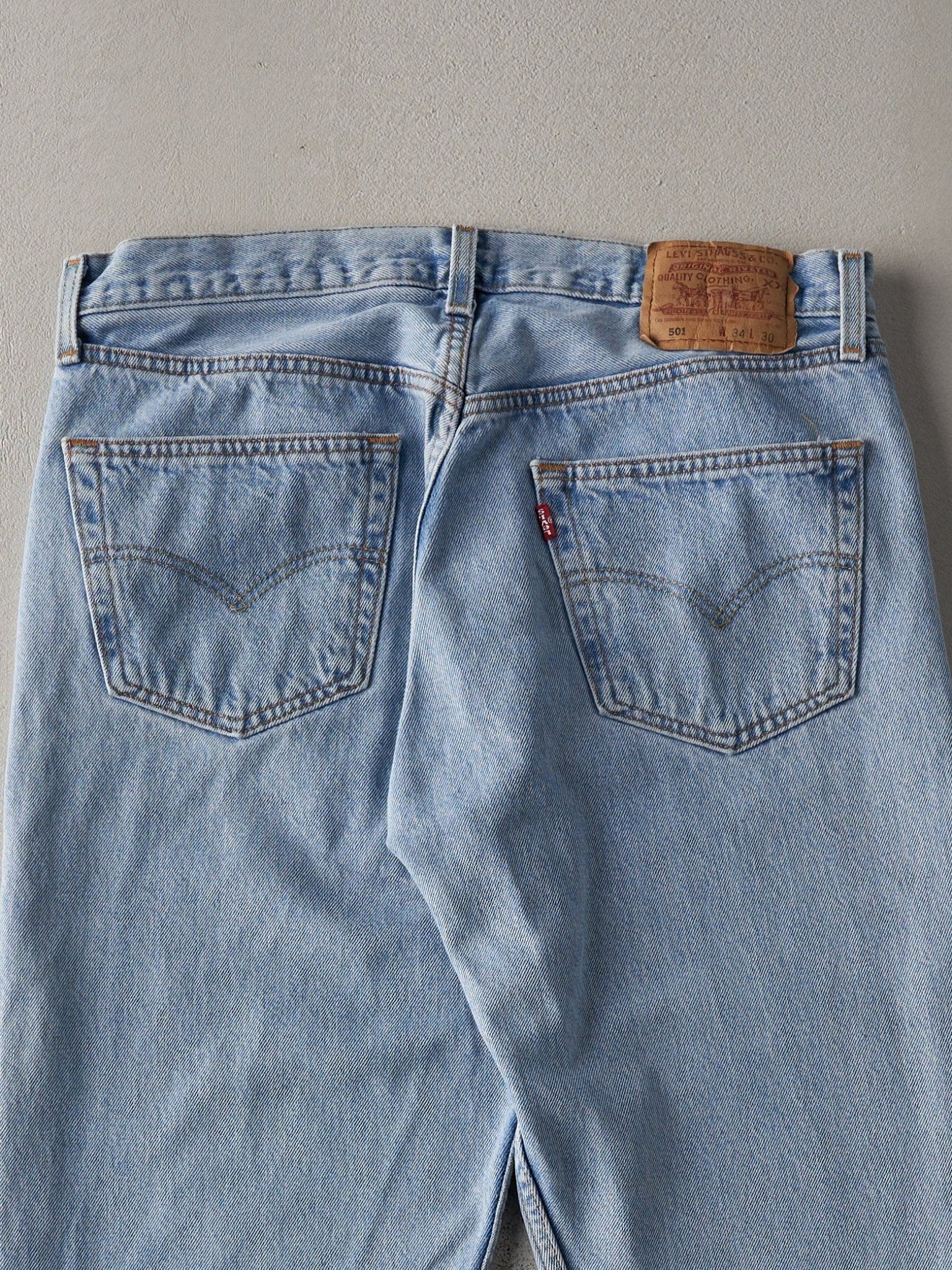 Vintage 90s Light Wash Levi's 501 Jeans (33x30)