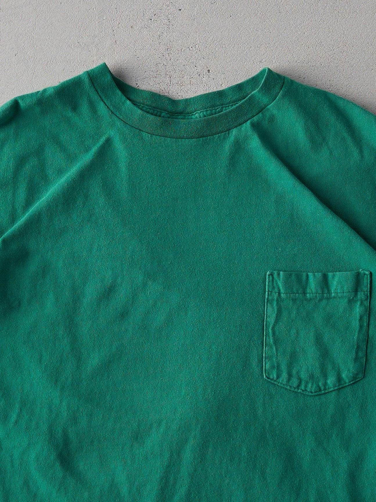 Vintage 90s Kelly Green Blank Boxy Single Stitch Pocket Tee (M)