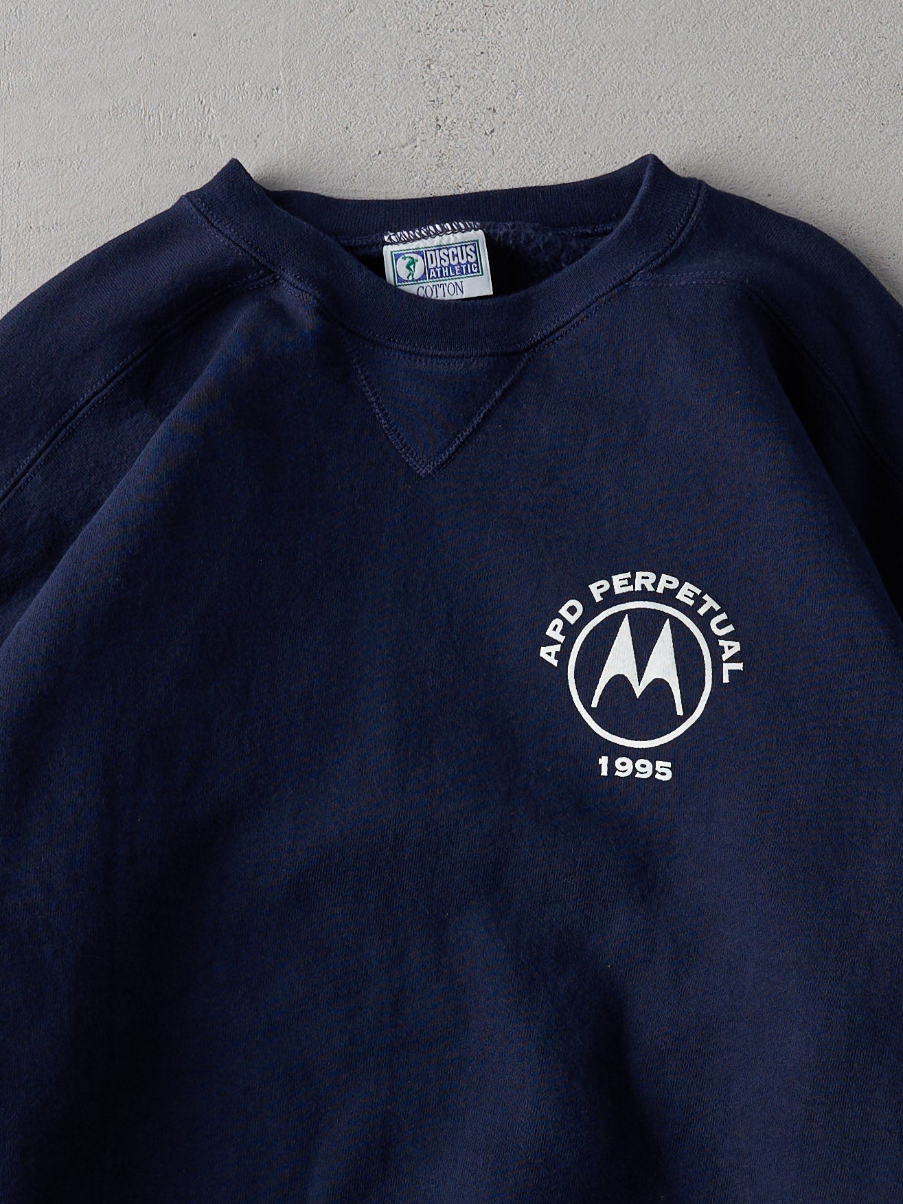 Vintage 95' Navy APD Perpetual Motorola Crewneck (L)