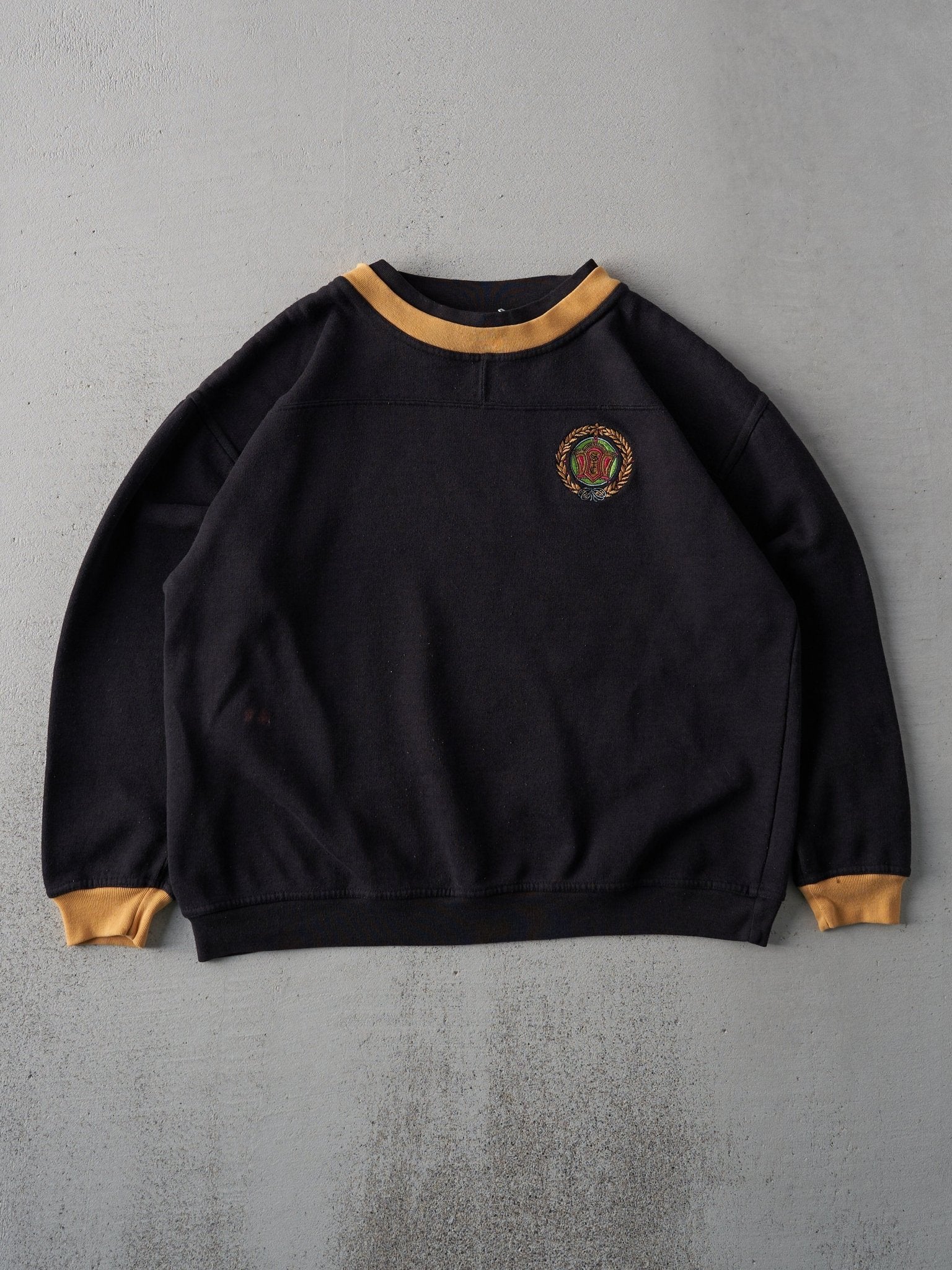 Vintage 80s Black Sports Club Embroidered Crewneck (L)