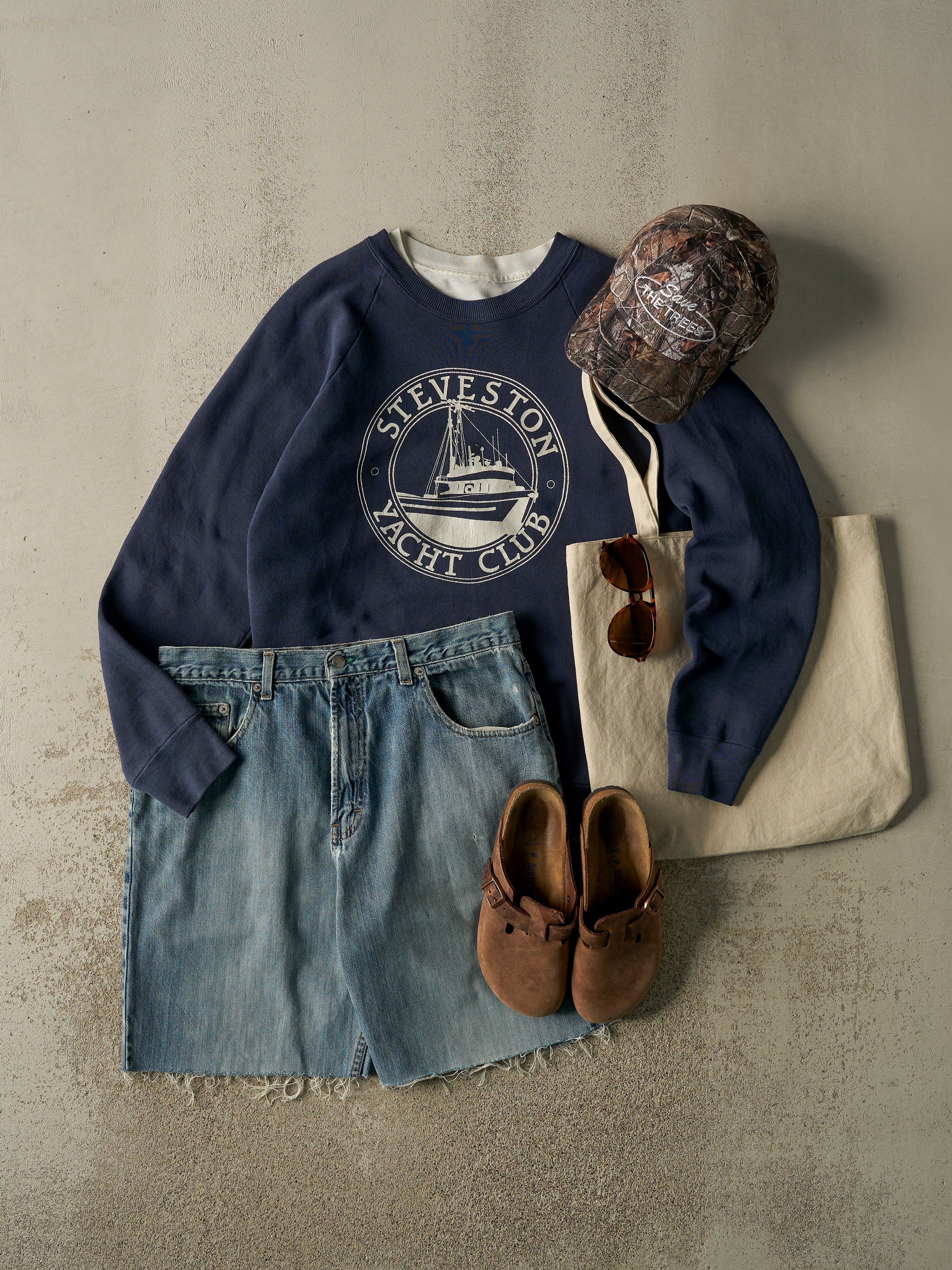 Vintage 80s Navy Blue Steveston Yacht Club Crewneck (S/M)