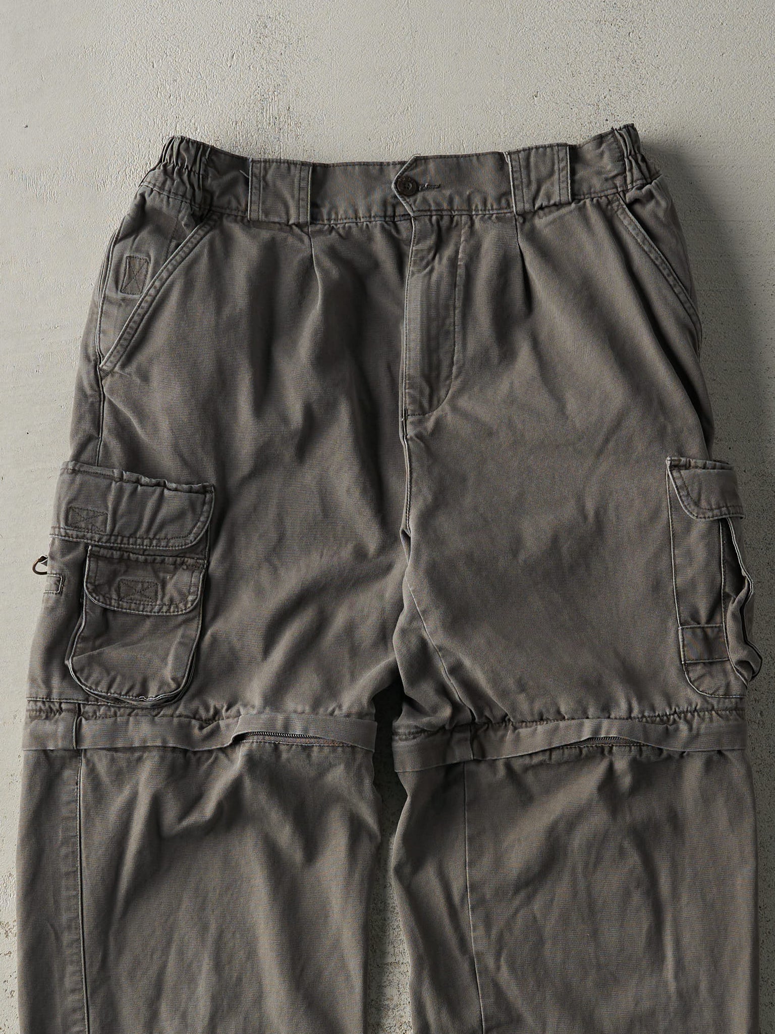 Vintage Y2K Grey Wind River Cargo Zip Off Pants (31x30)