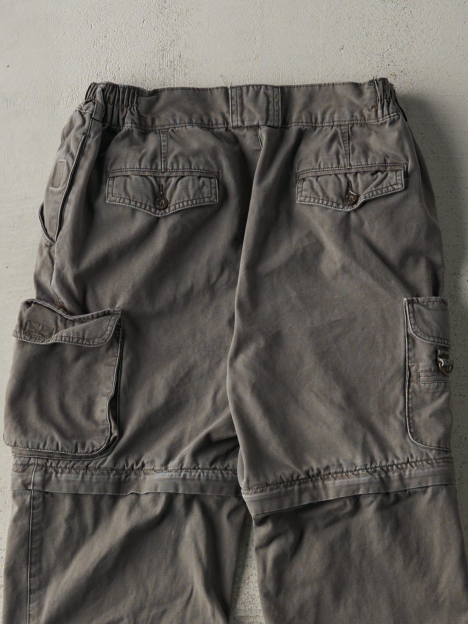 Vintage Y2K Grey Wind River Cargo Zip Off Pants (31x30)